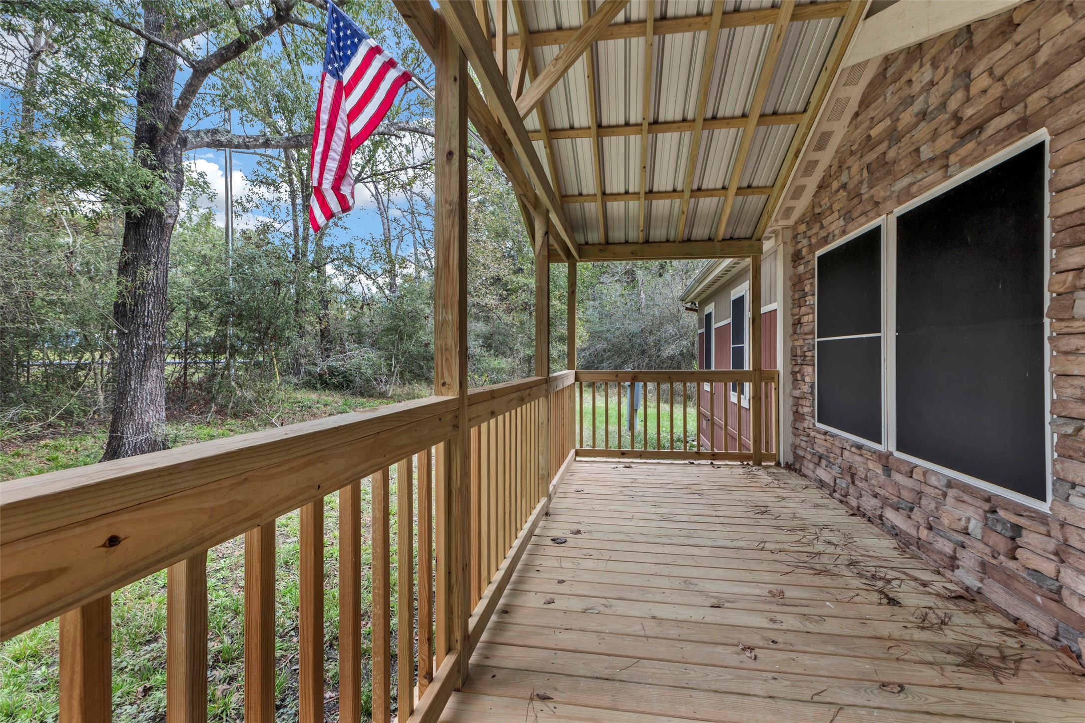271 Shoreline Drive Property Photo 2
