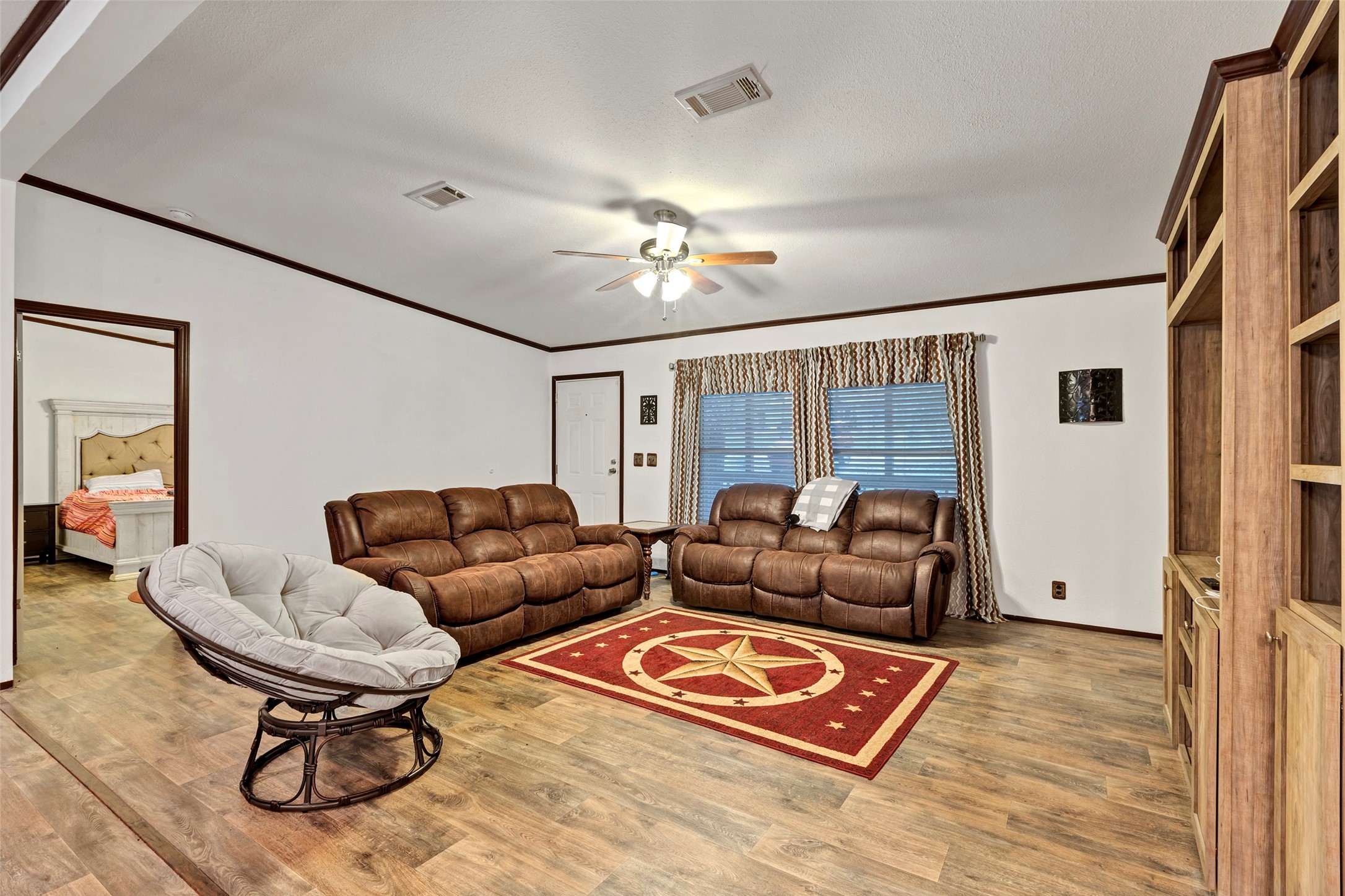 271 Shoreline Drive Property Photo 5