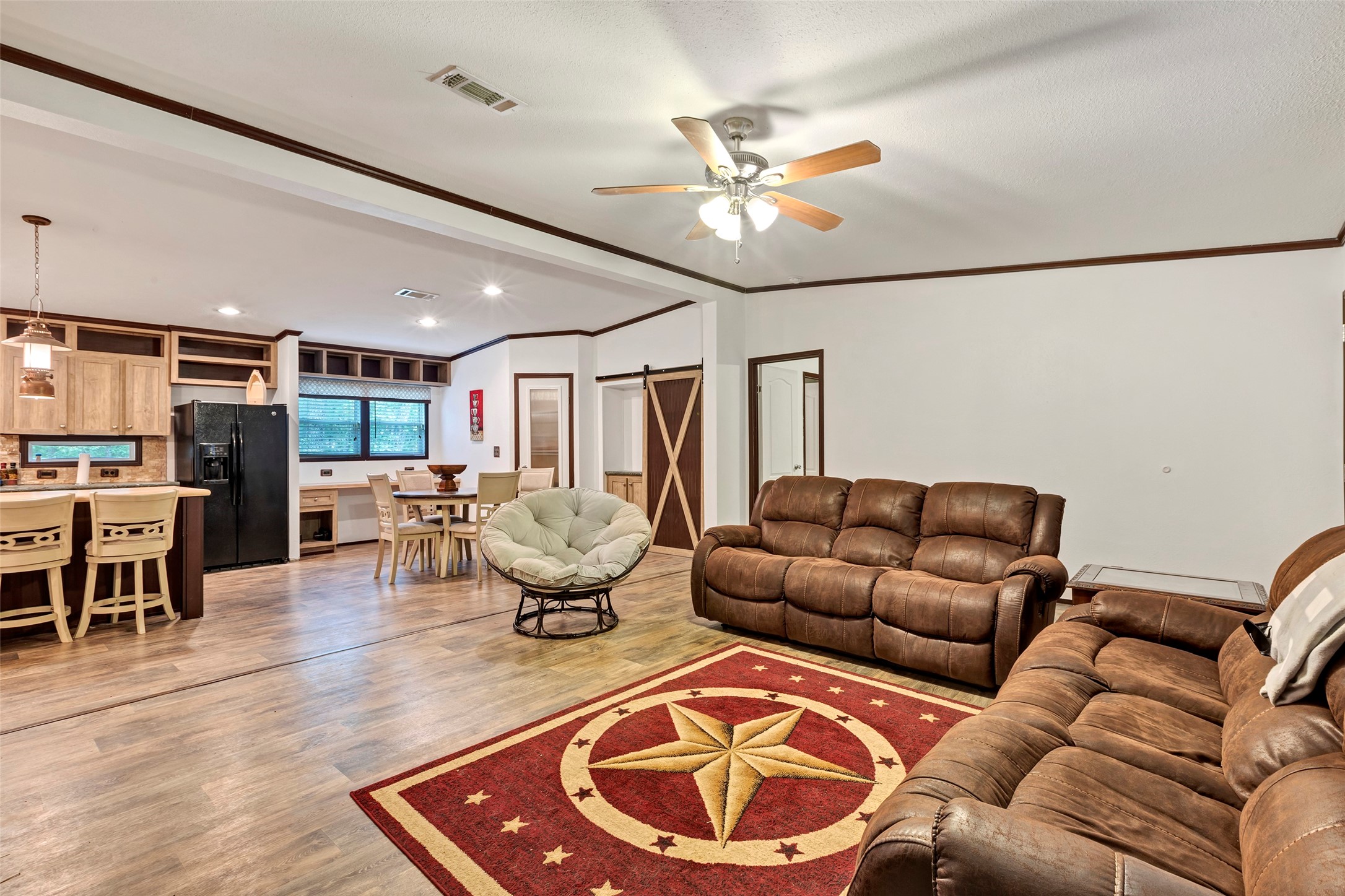 271 Shoreline Drive Property Photo 6