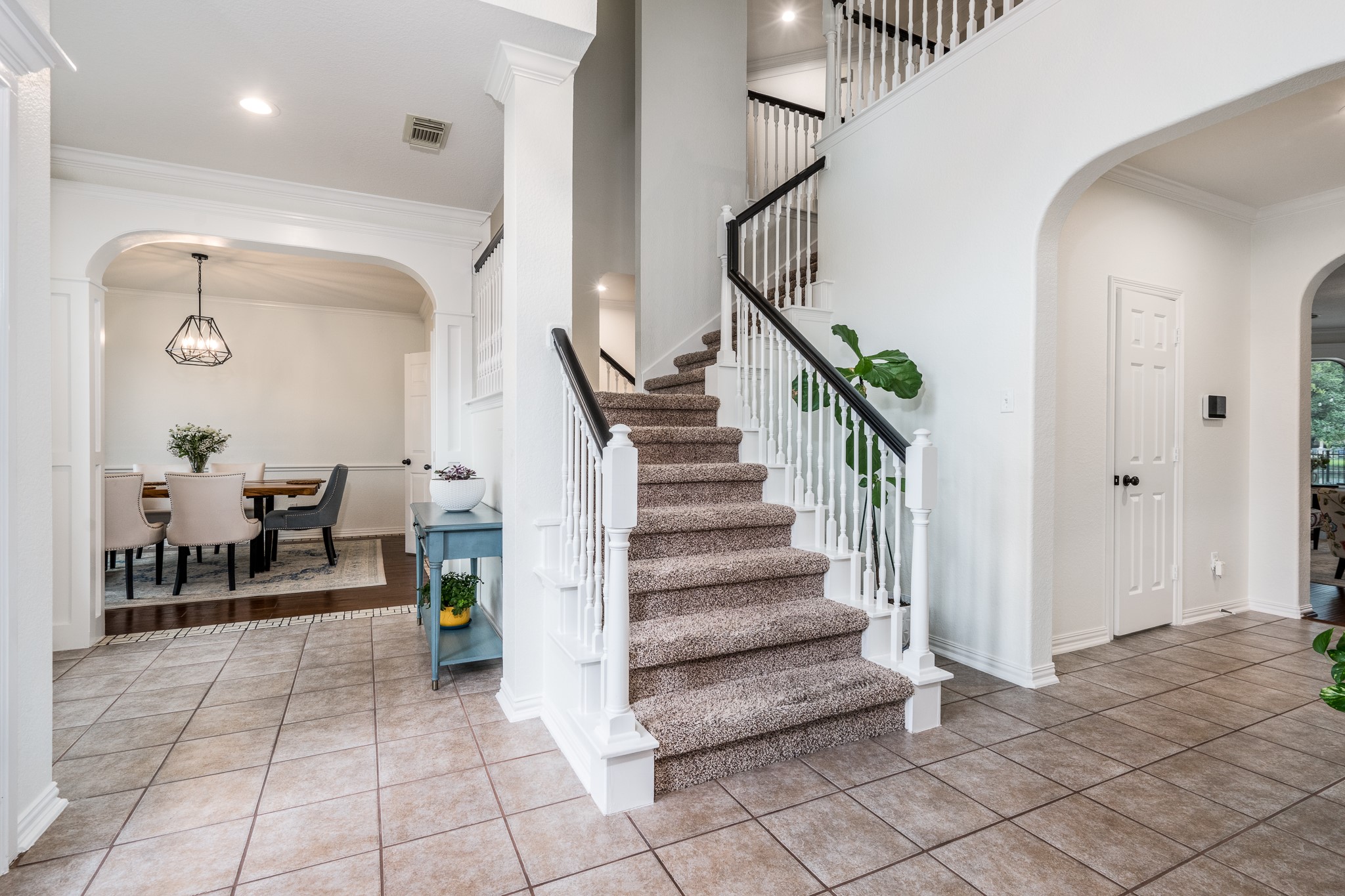 15903 Lake Loop Drive Property Photo 6