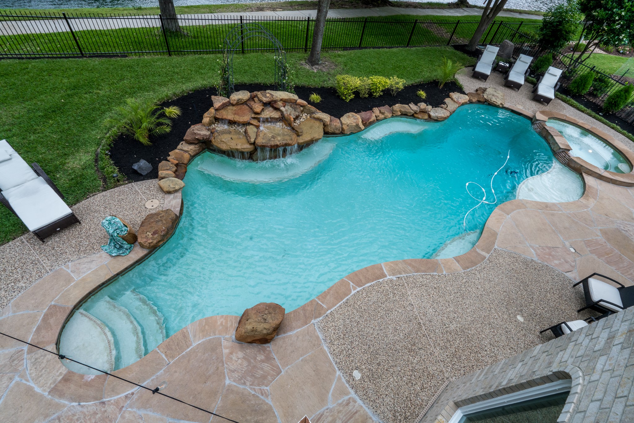15903 Lake Loop Drive Property Photo 27