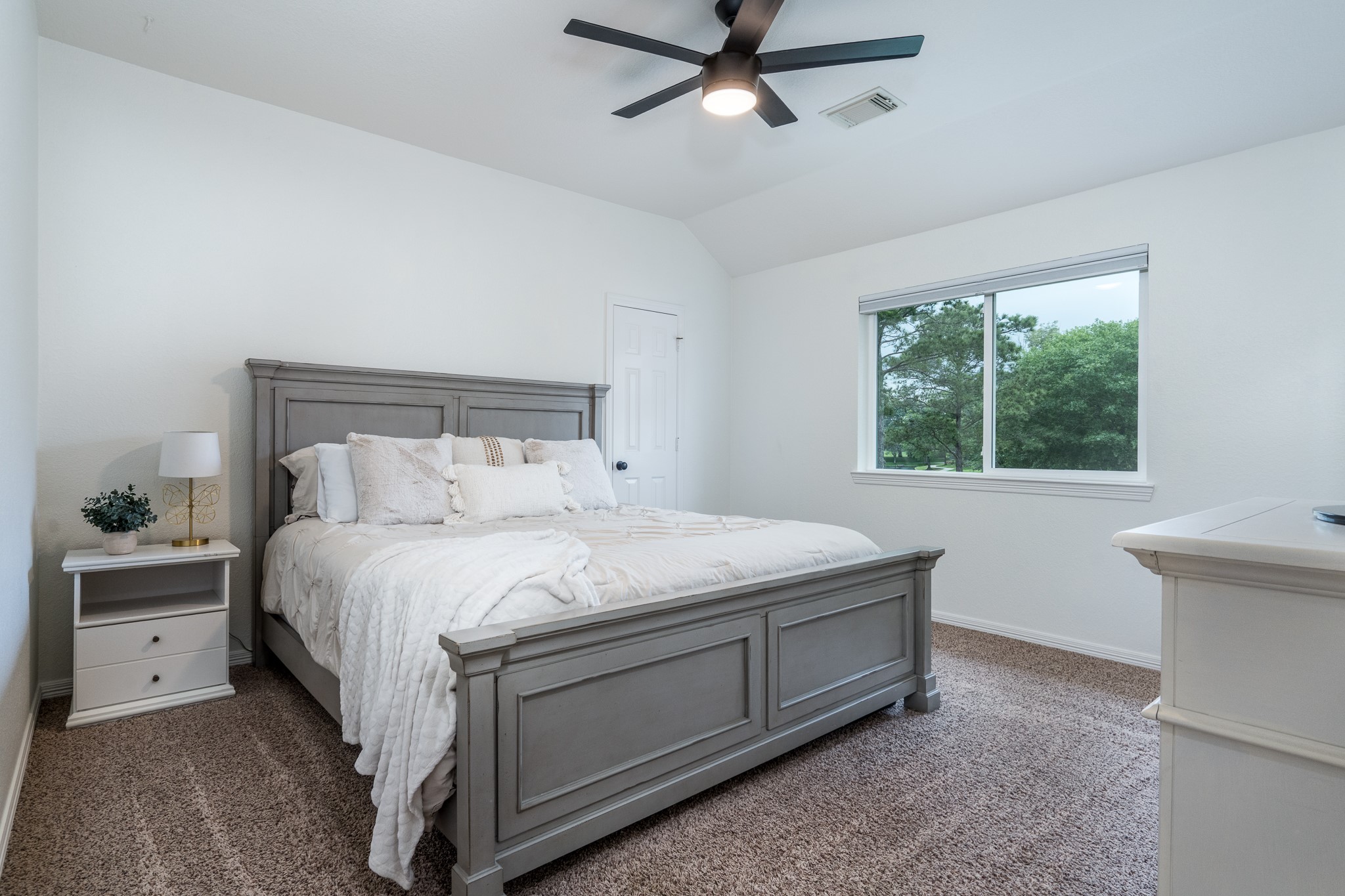 15903 Lake Loop Drive Property Photo 31