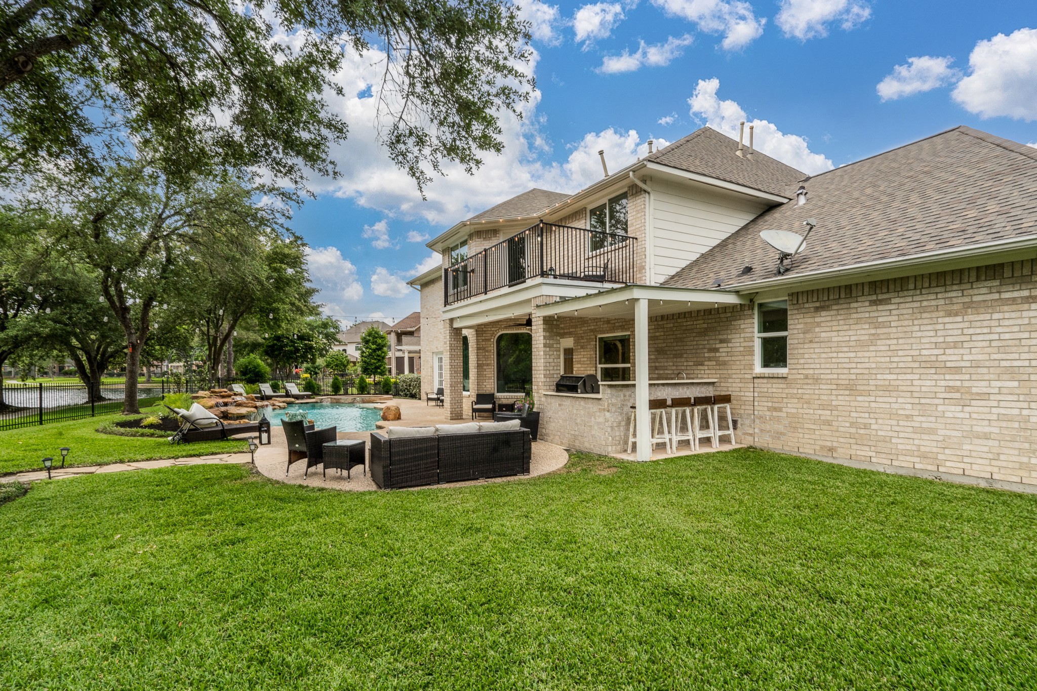 15903 Lake Loop Drive Property Photo 40