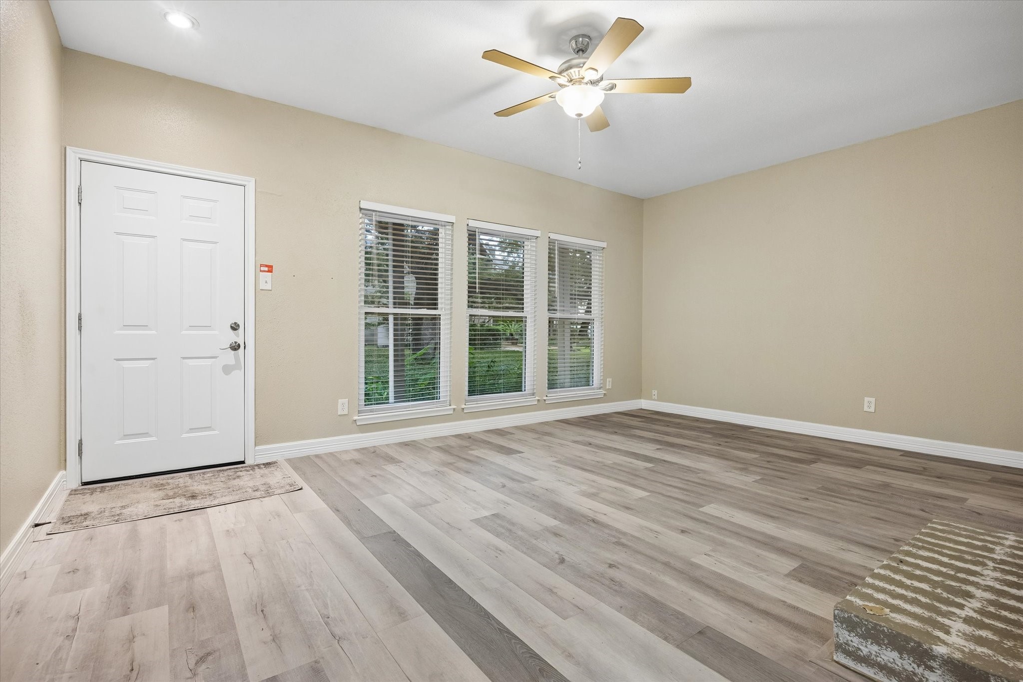 2100 Tanglewilde Street 565 Property Photo 6