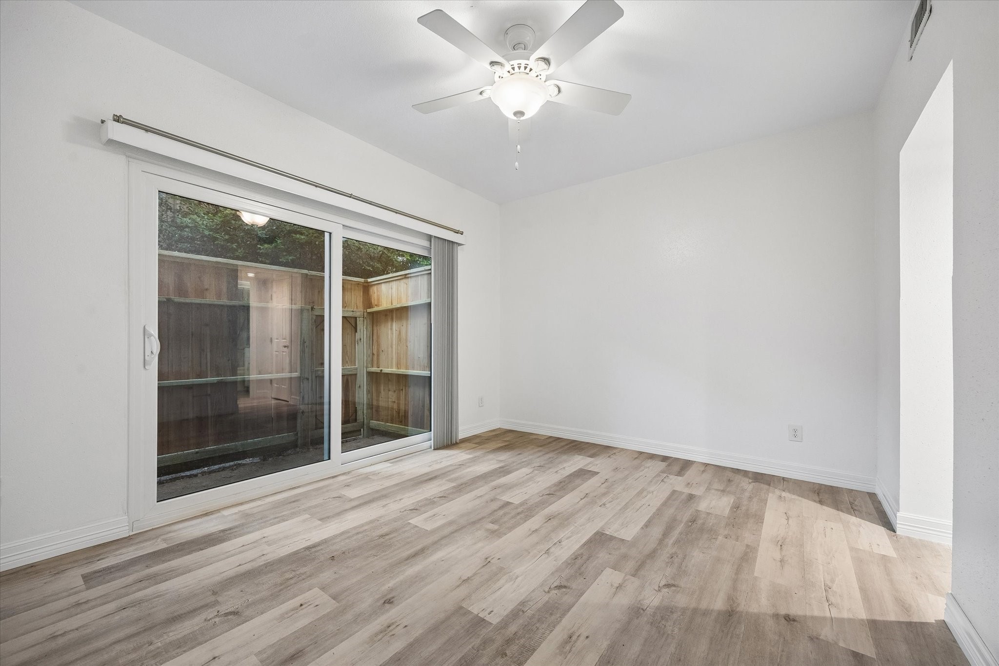 2100 Tanglewilde Street 565 Property Photo 8