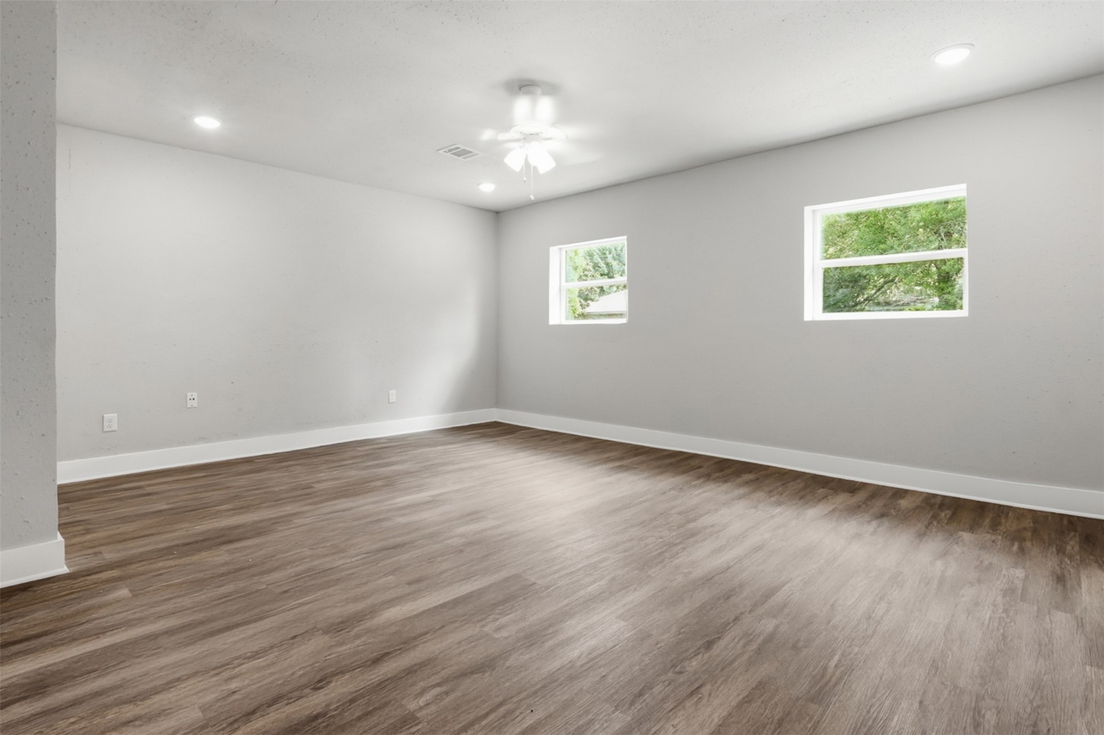 4767 Beechaven St Property Photo 12