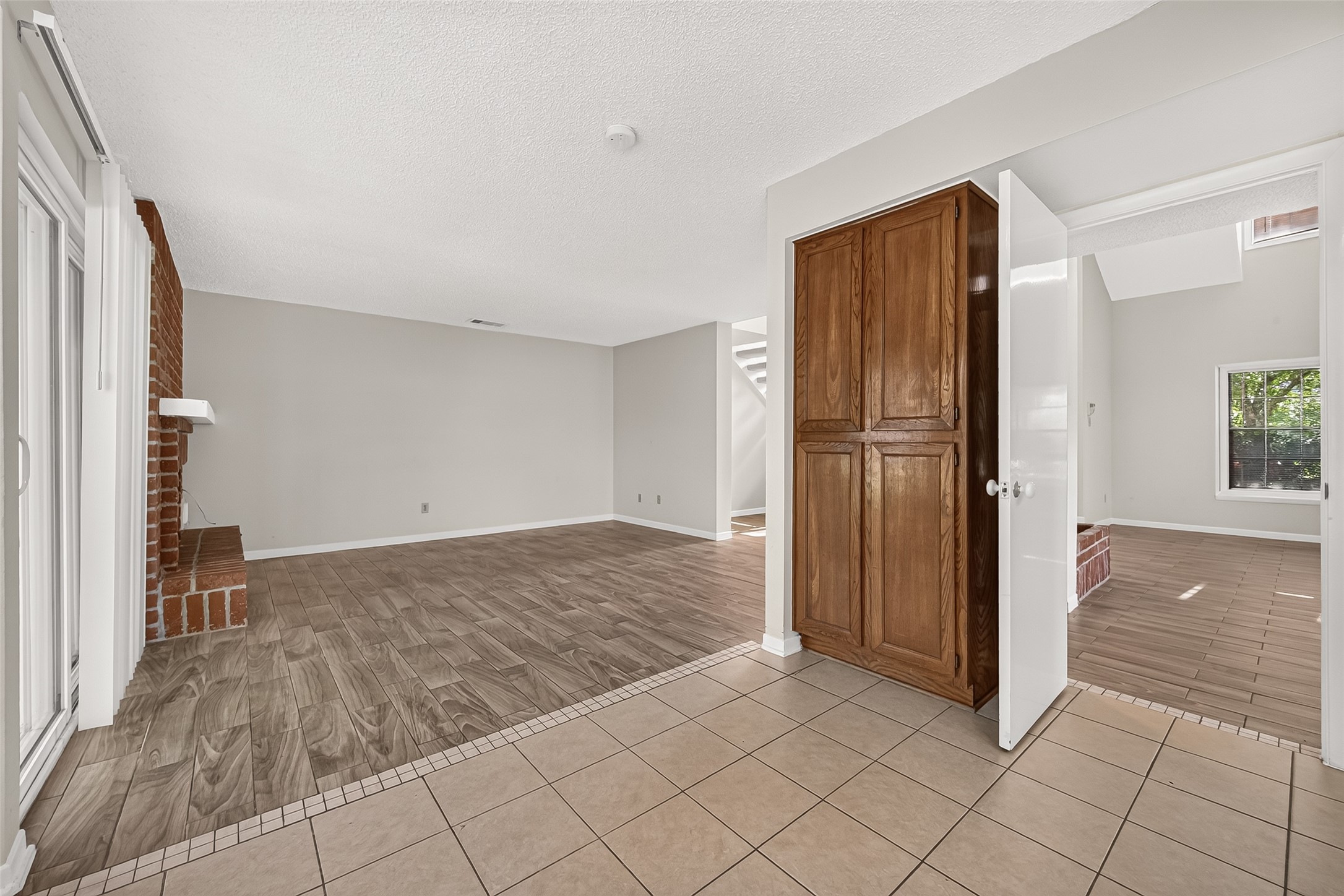 2215 Brook View Lane Property Photo 13