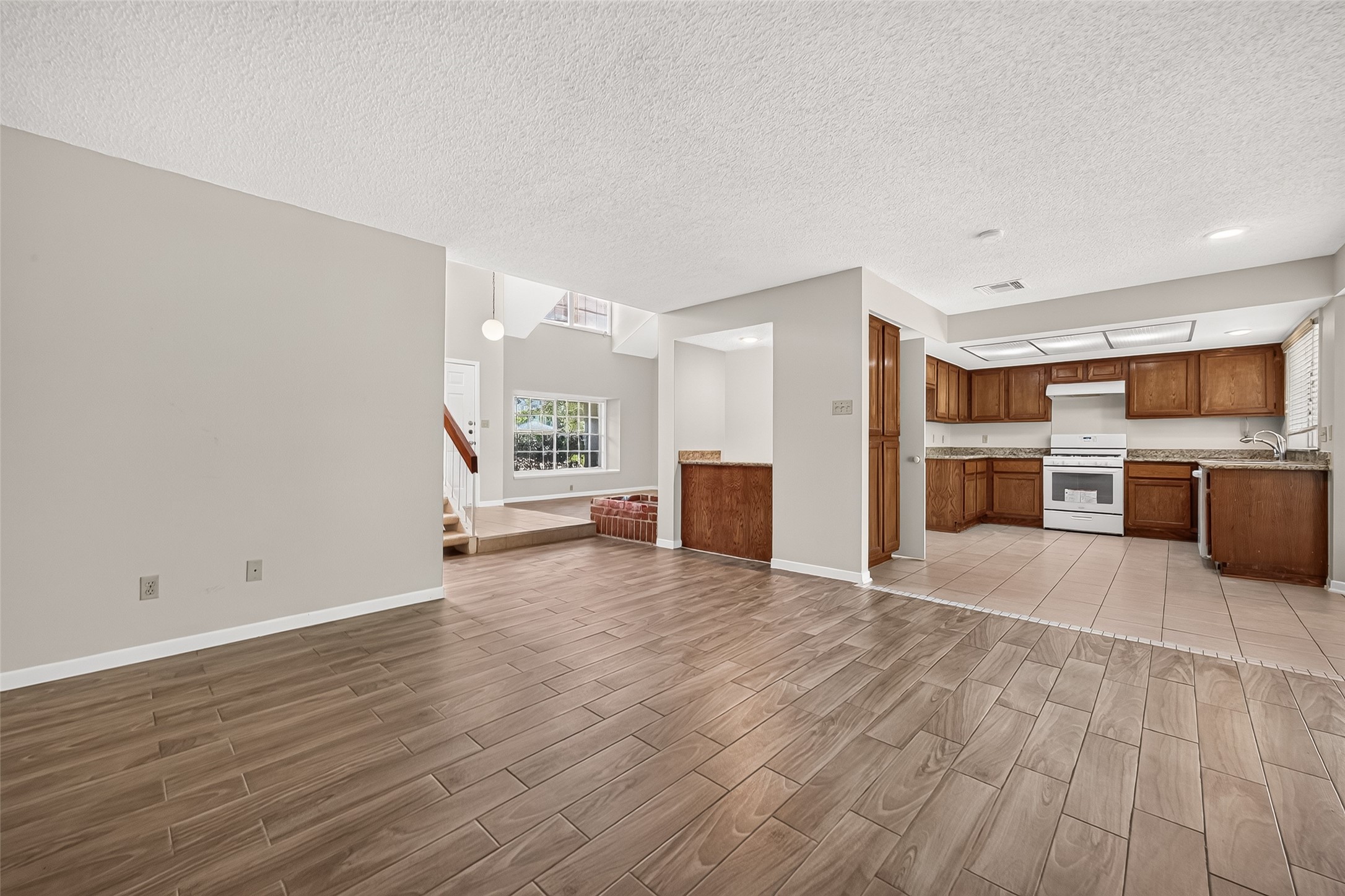 2215 Brook View Lane Property Photo 17