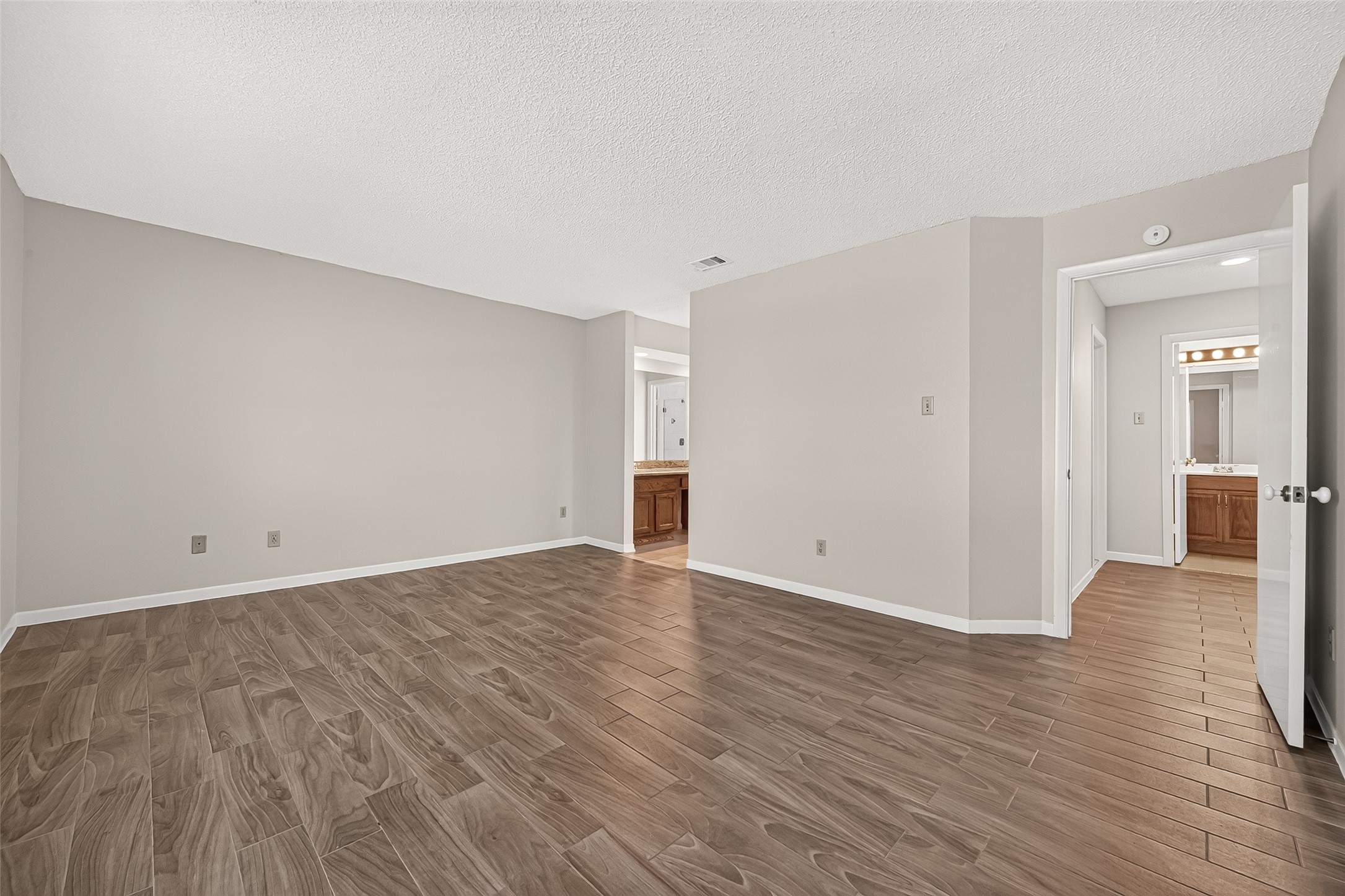 2215 Brook View Lane Property Photo 30