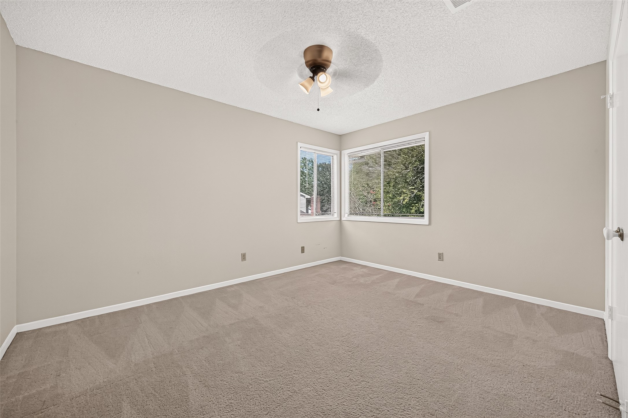 2215 Brook View Lane Property Photo 41