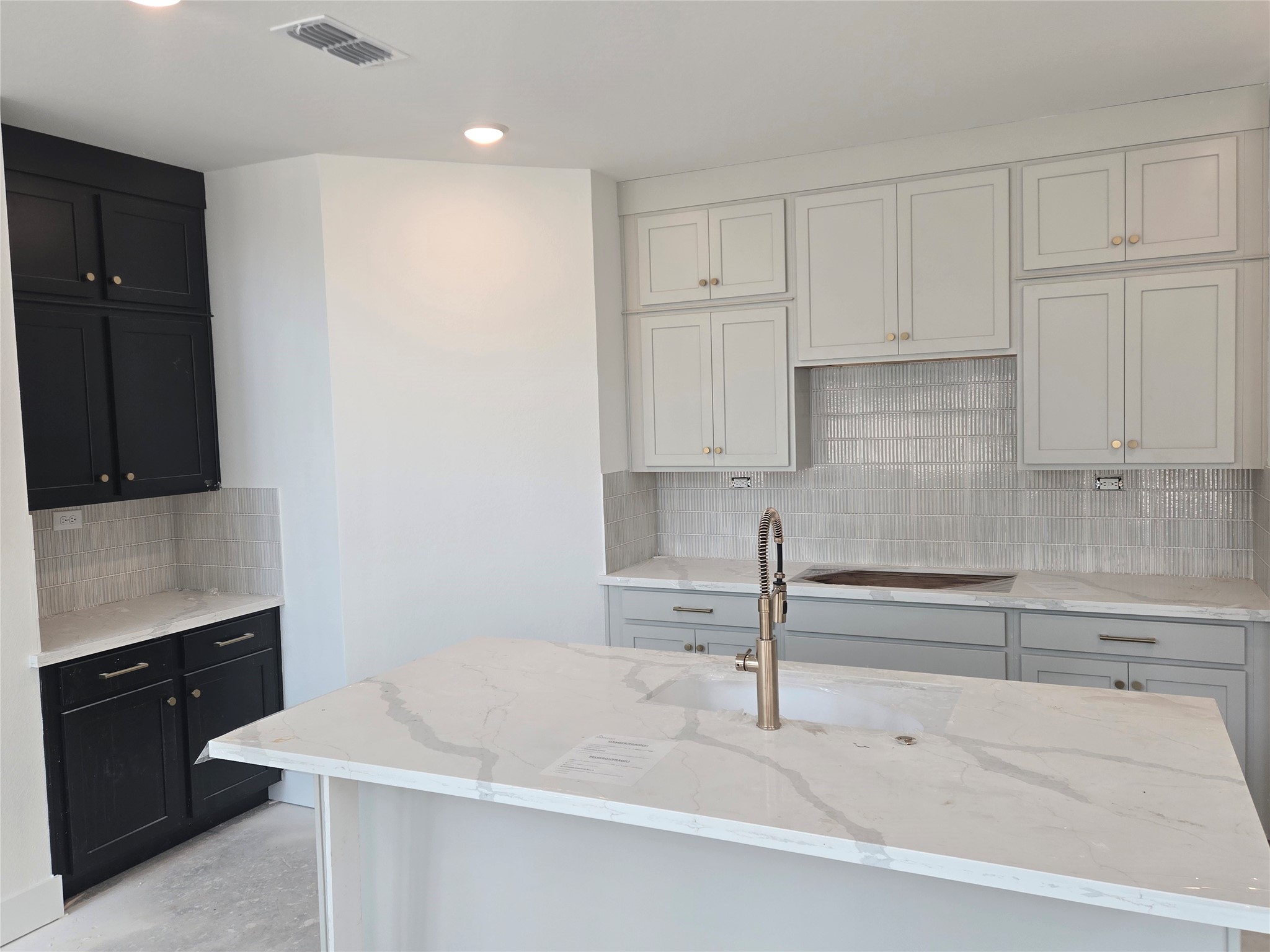 22330 Junction Peak Drive Property Photo 4