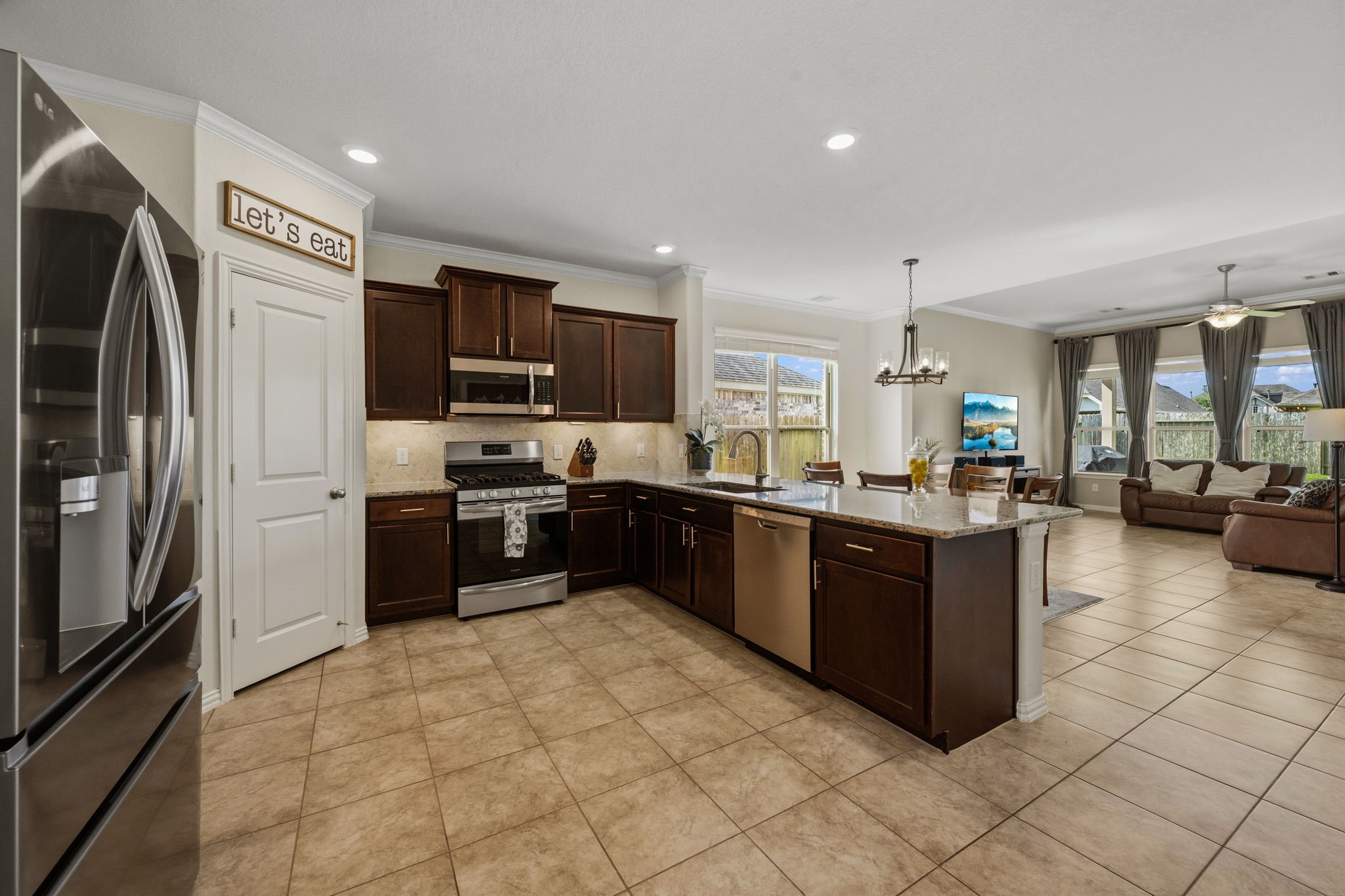 2514 Shoal Valley Lane Property Photo 4