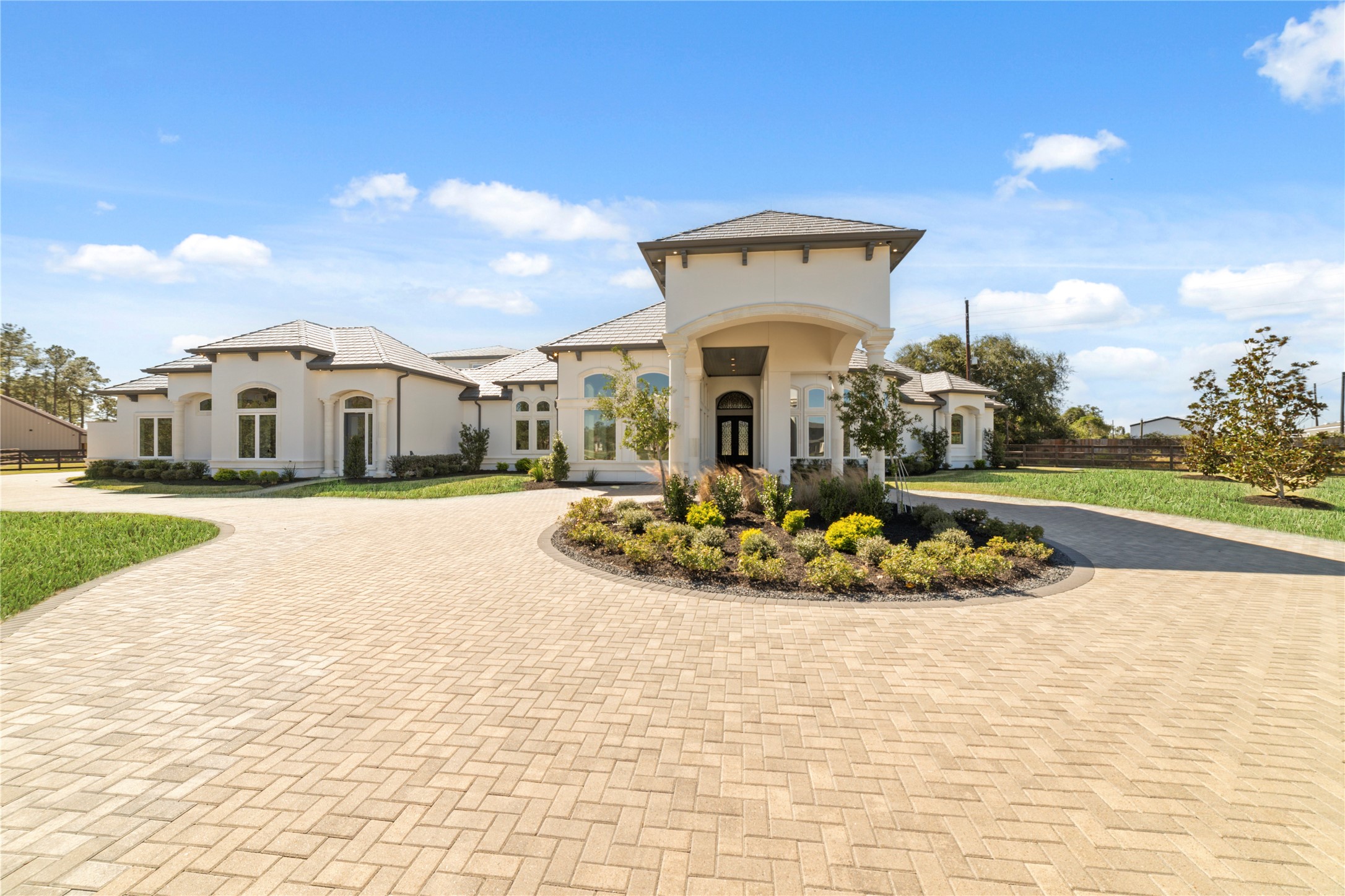 2 Little Sorrell Court Property Photo 10