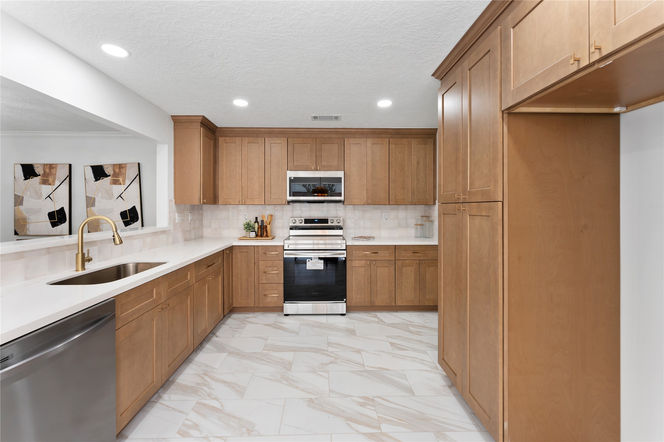 12223 Gladewick Drive Property Photo 11