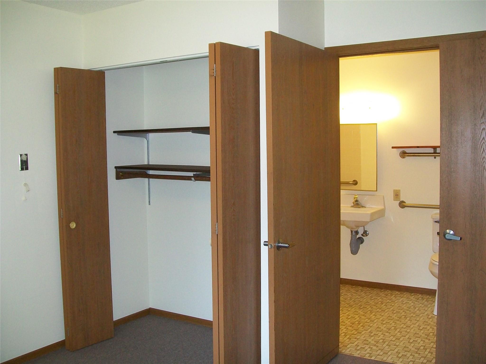1224 E Avenue Street Property Photo 9