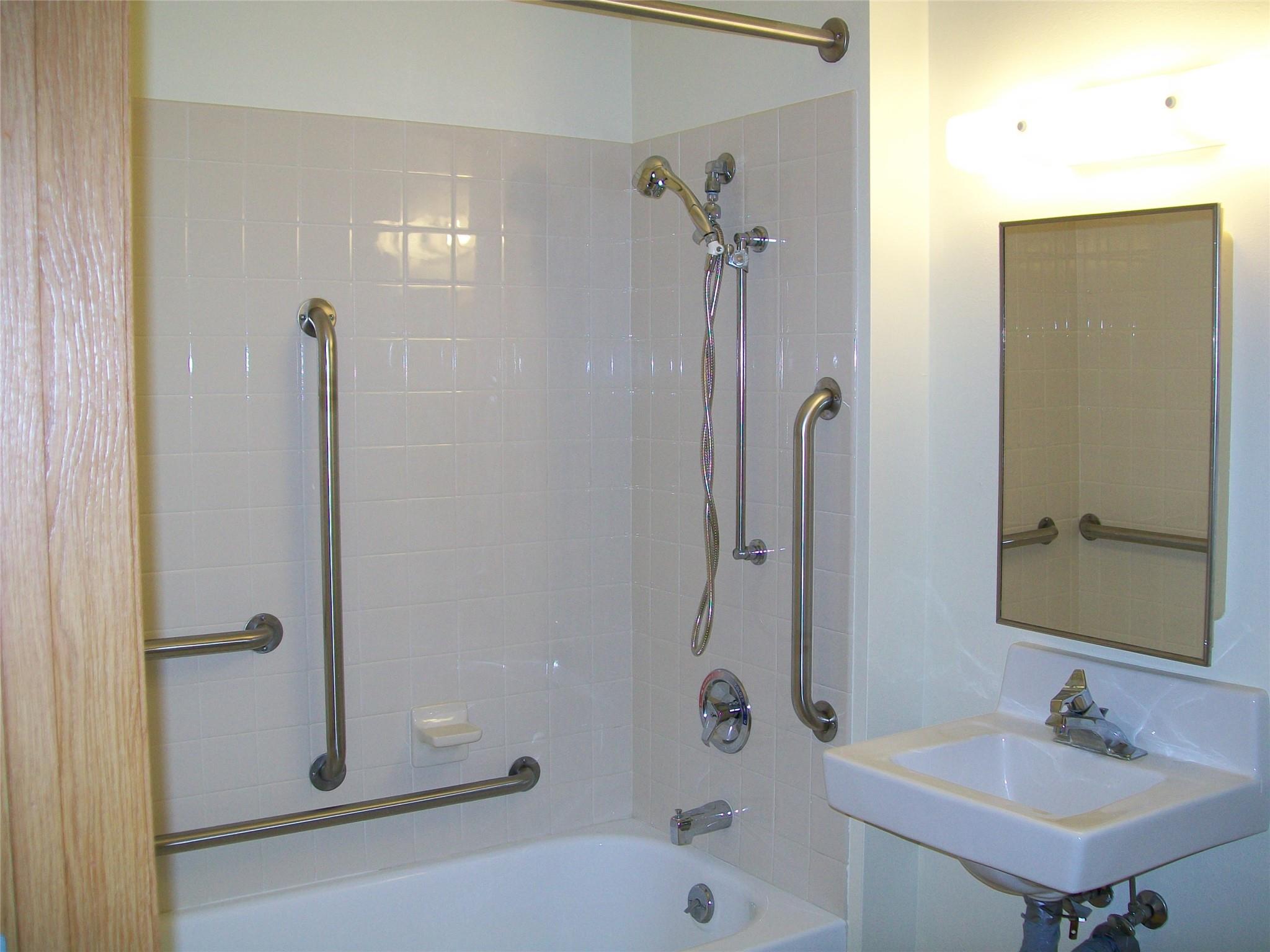 1224 E Avenue Street Property Photo 12