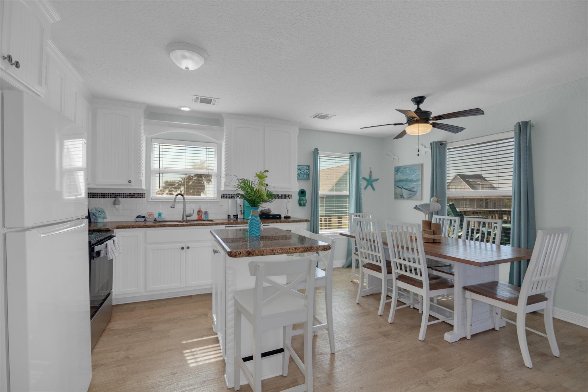 422 Jettyview Road Property Photo 8