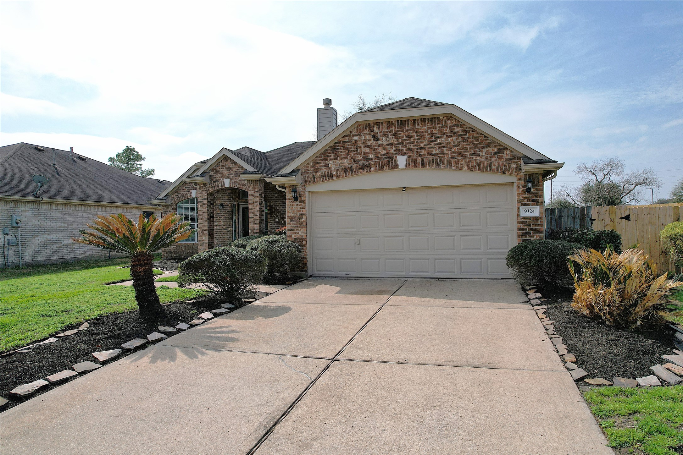 9324 Royal Way Property Photo 5