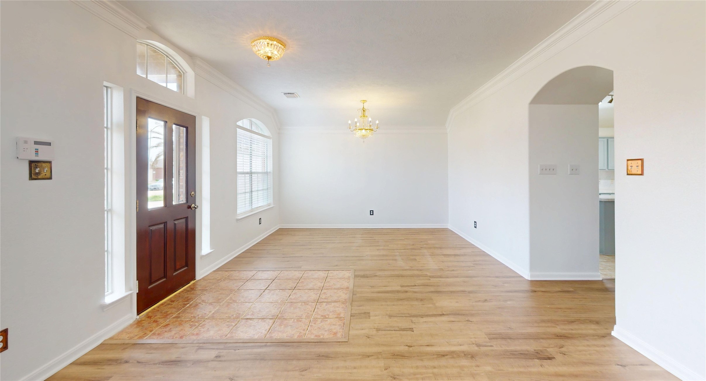 9324 Royal Way Property Photo 6