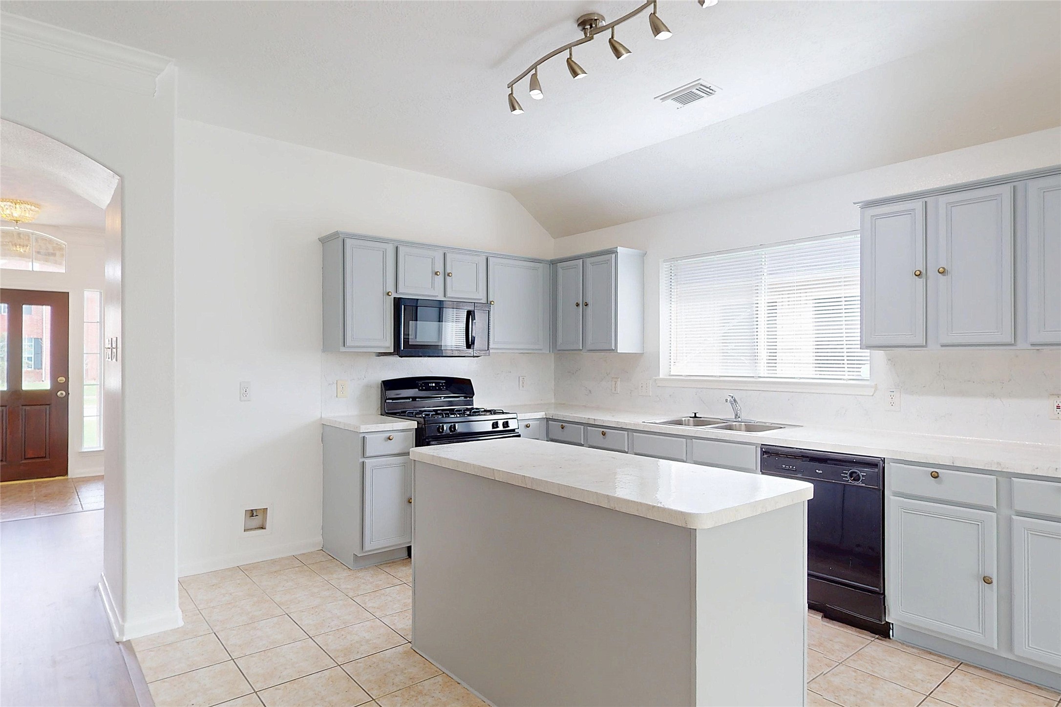 9324 Royal Way Property Photo 13