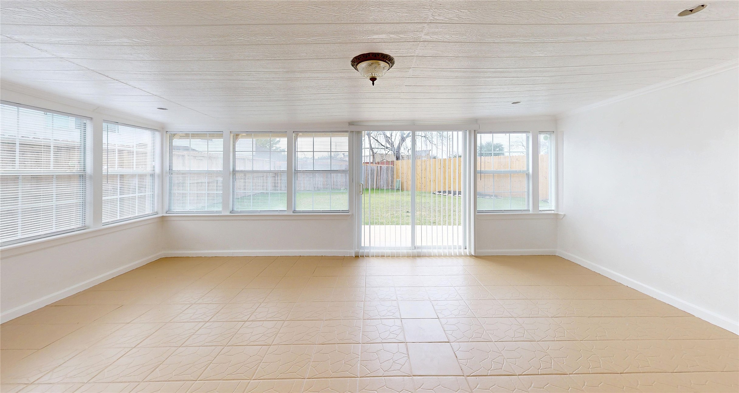 9324 Royal Way Property Photo 16