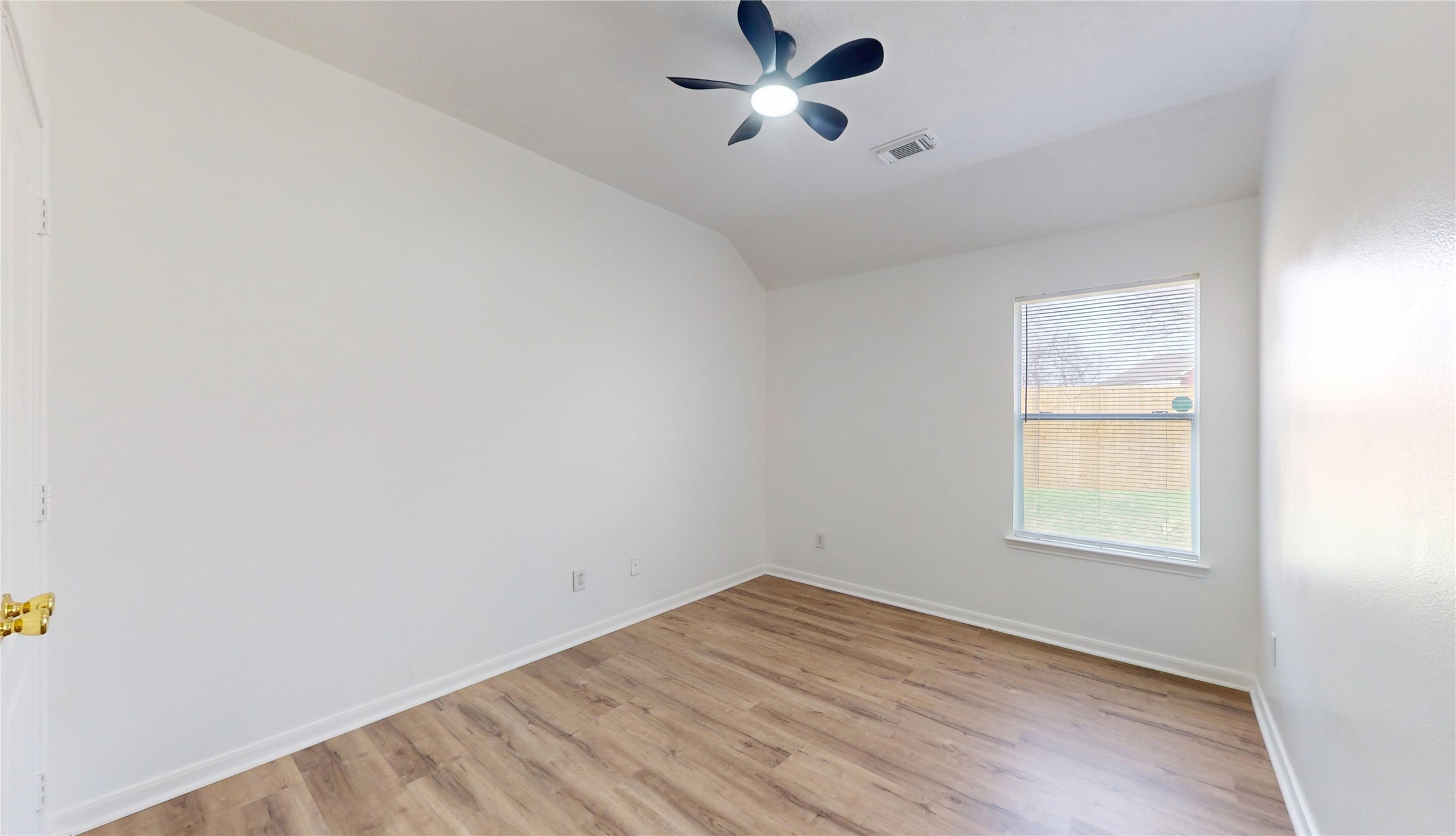 9324 Royal Way Property Photo 23