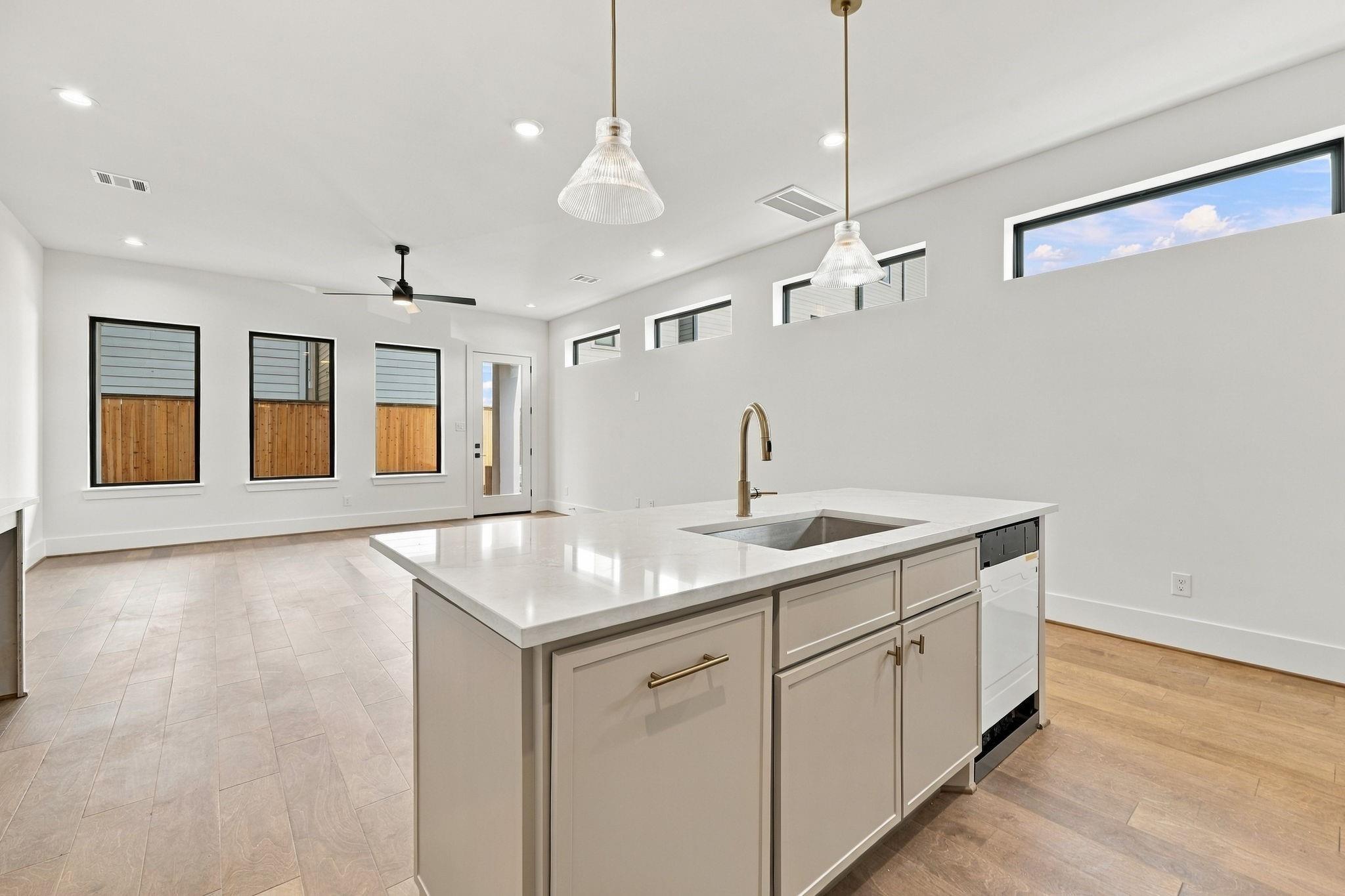 1310 Nagle Street Property Photo 5