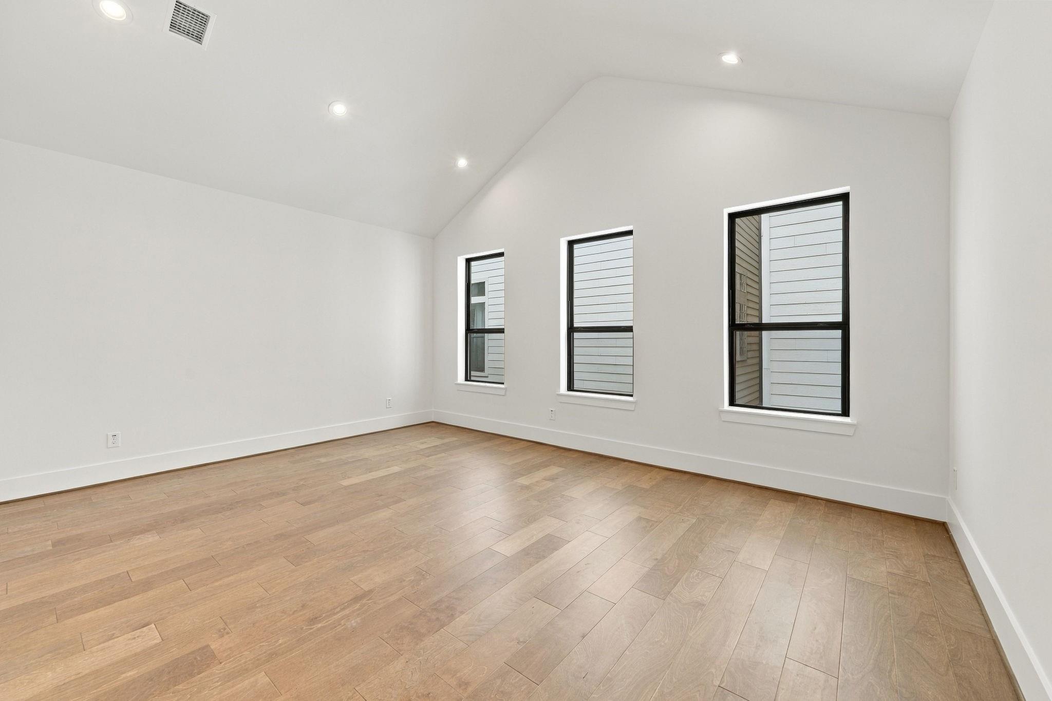 1310 Nagle Street Property Photo 8
