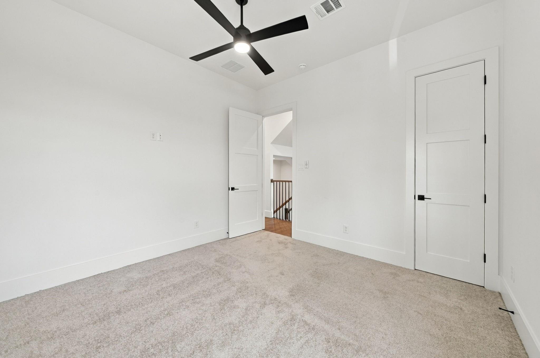 1310 Nagle Street Property Photo 14