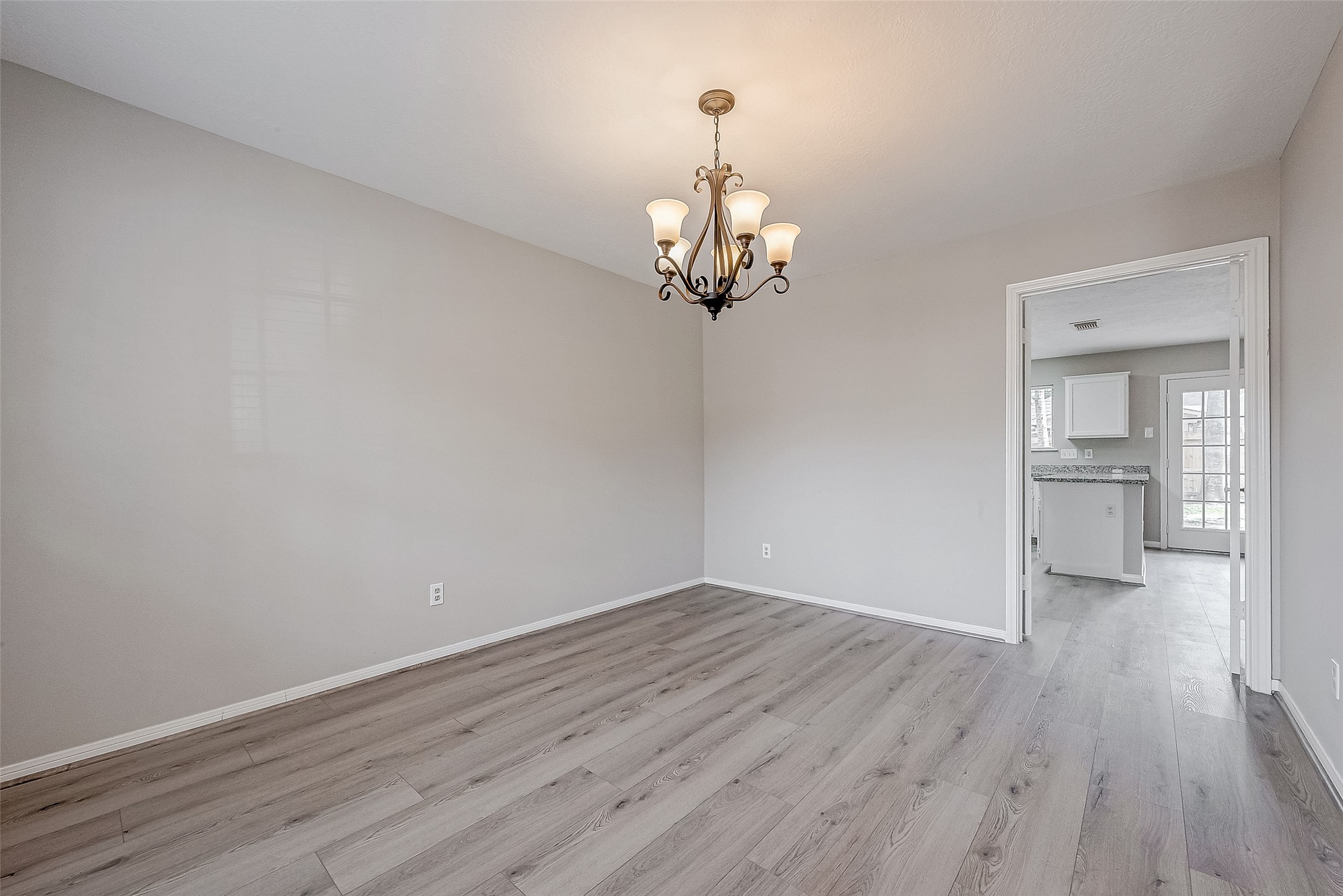 7218 Glen Rosa Drive Property Photo 4