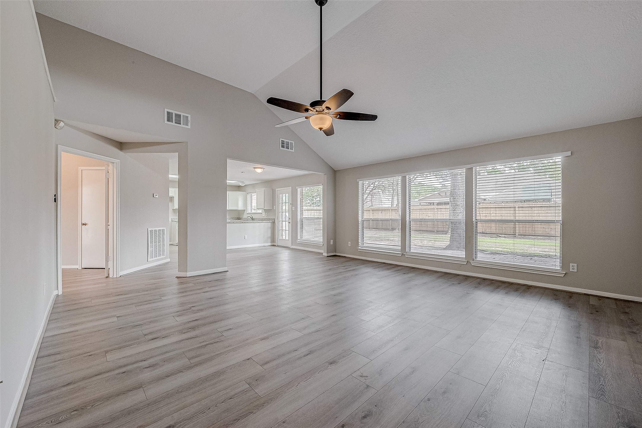 7218 Glen Rosa Drive Property Photo 14