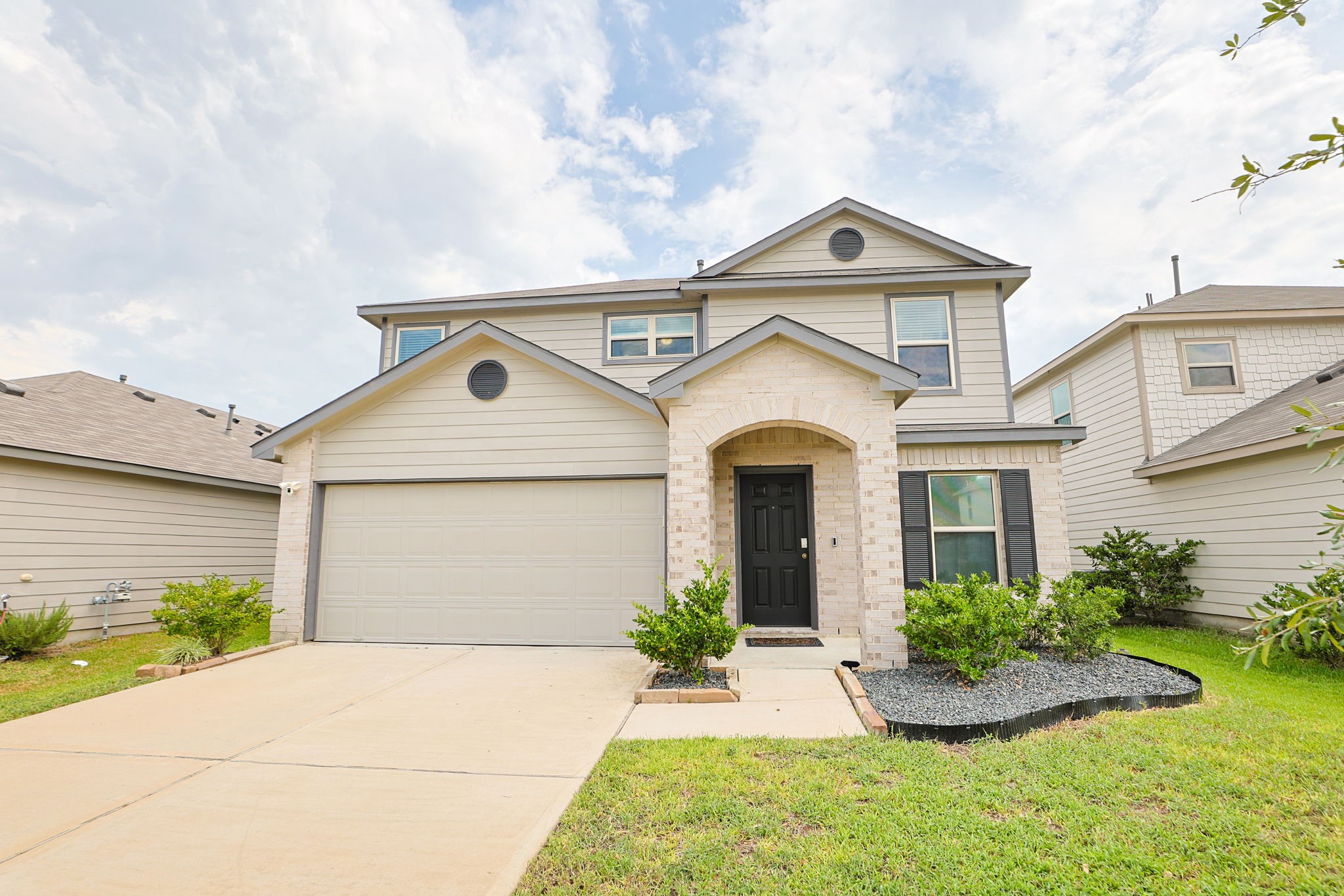 4227 Tulip Oak Drive