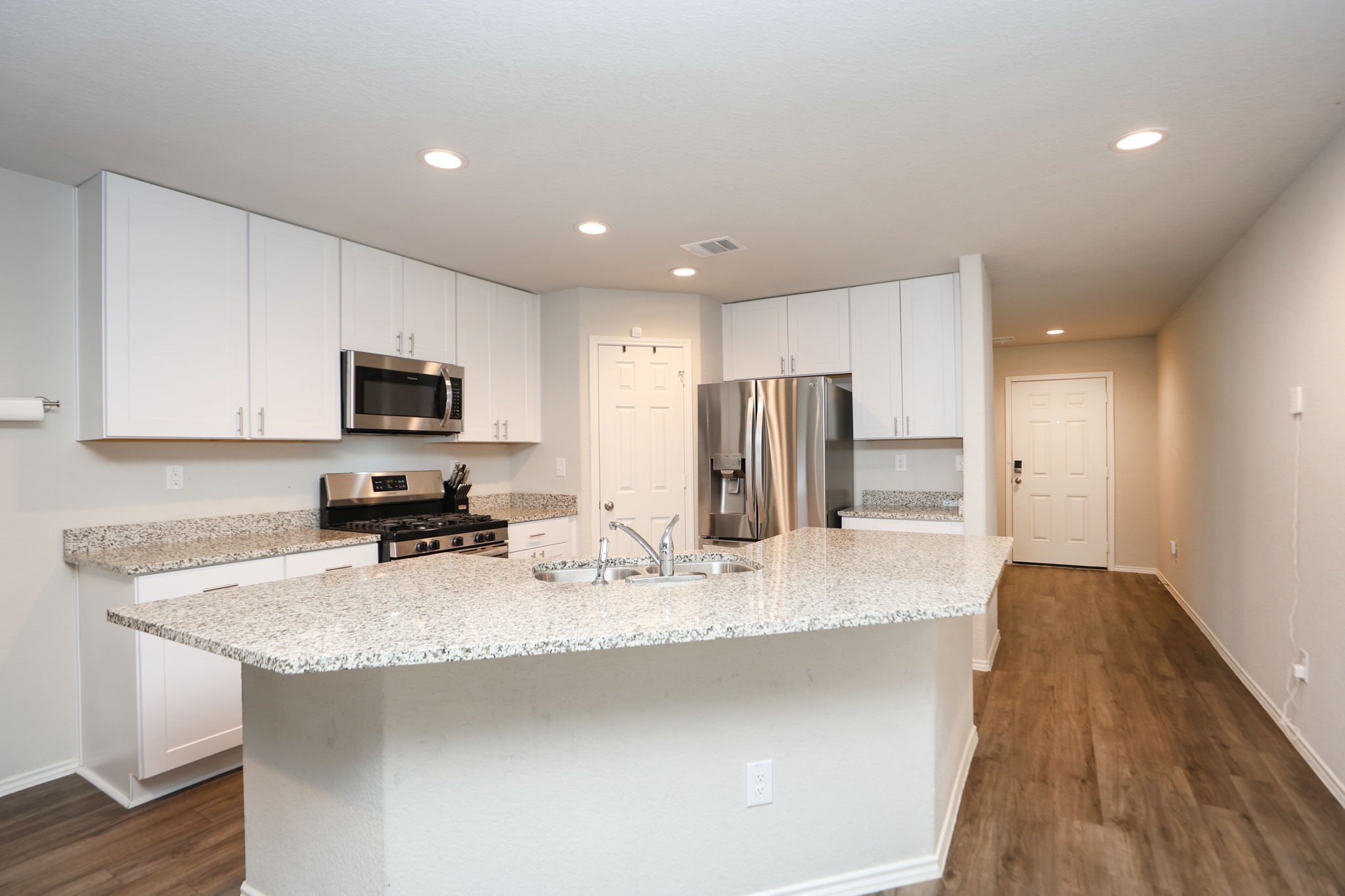 4227 Tulip Oak Drive Property Photo 5