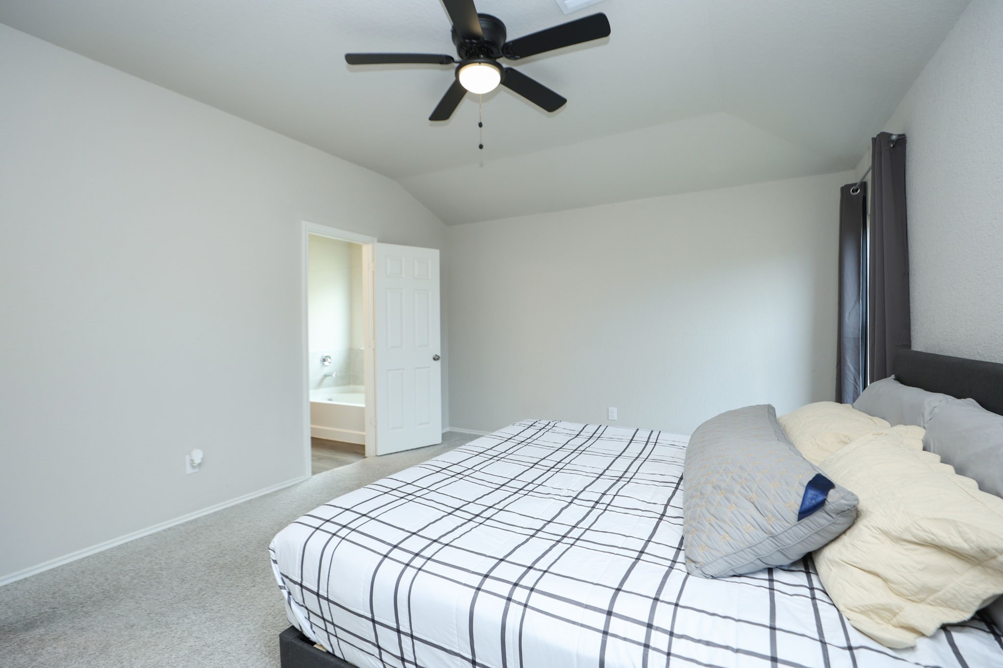 4227 Tulip Oak Drive Property Photo 12
