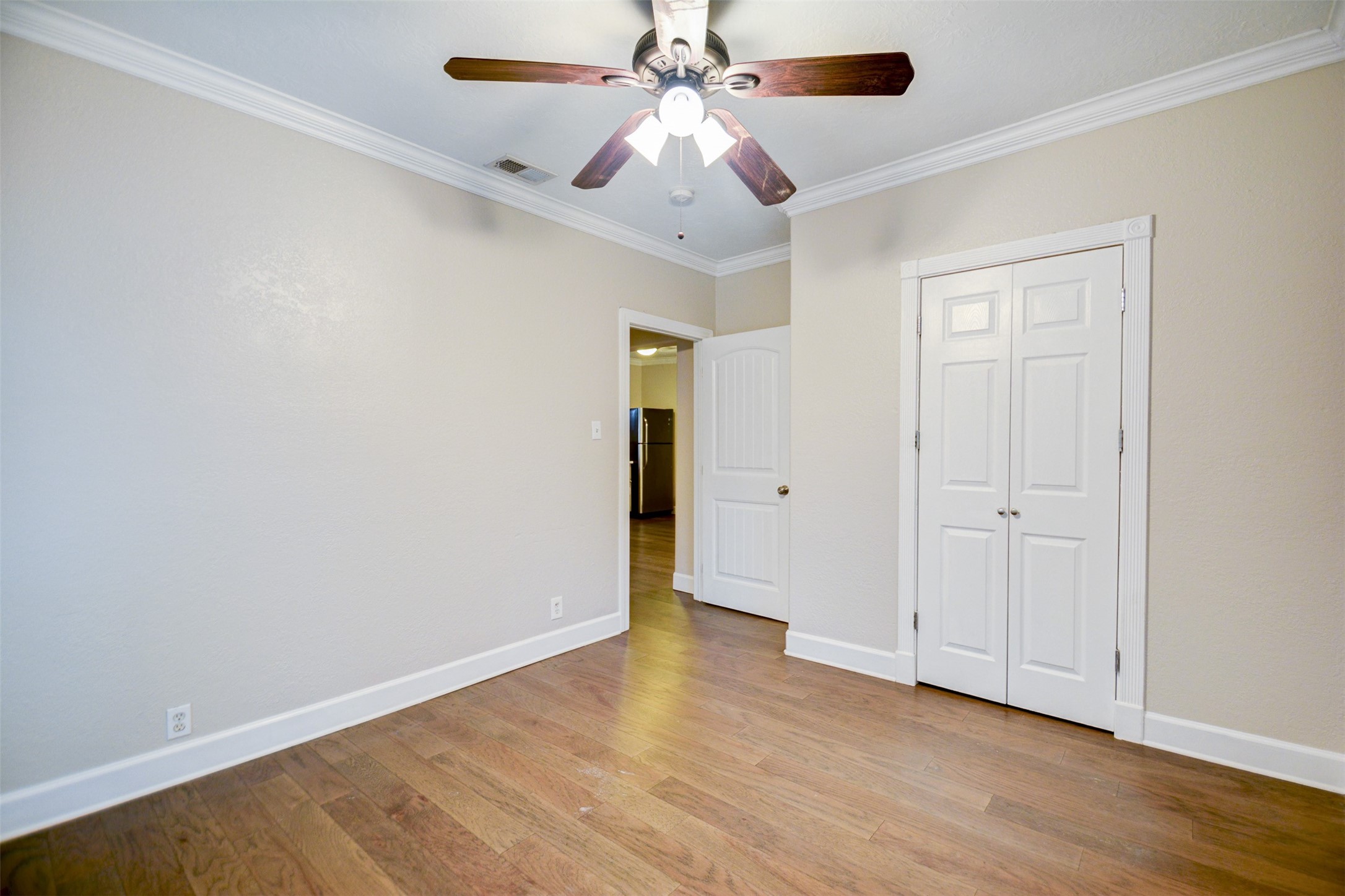 711 W 10th Street A Property Photo 13