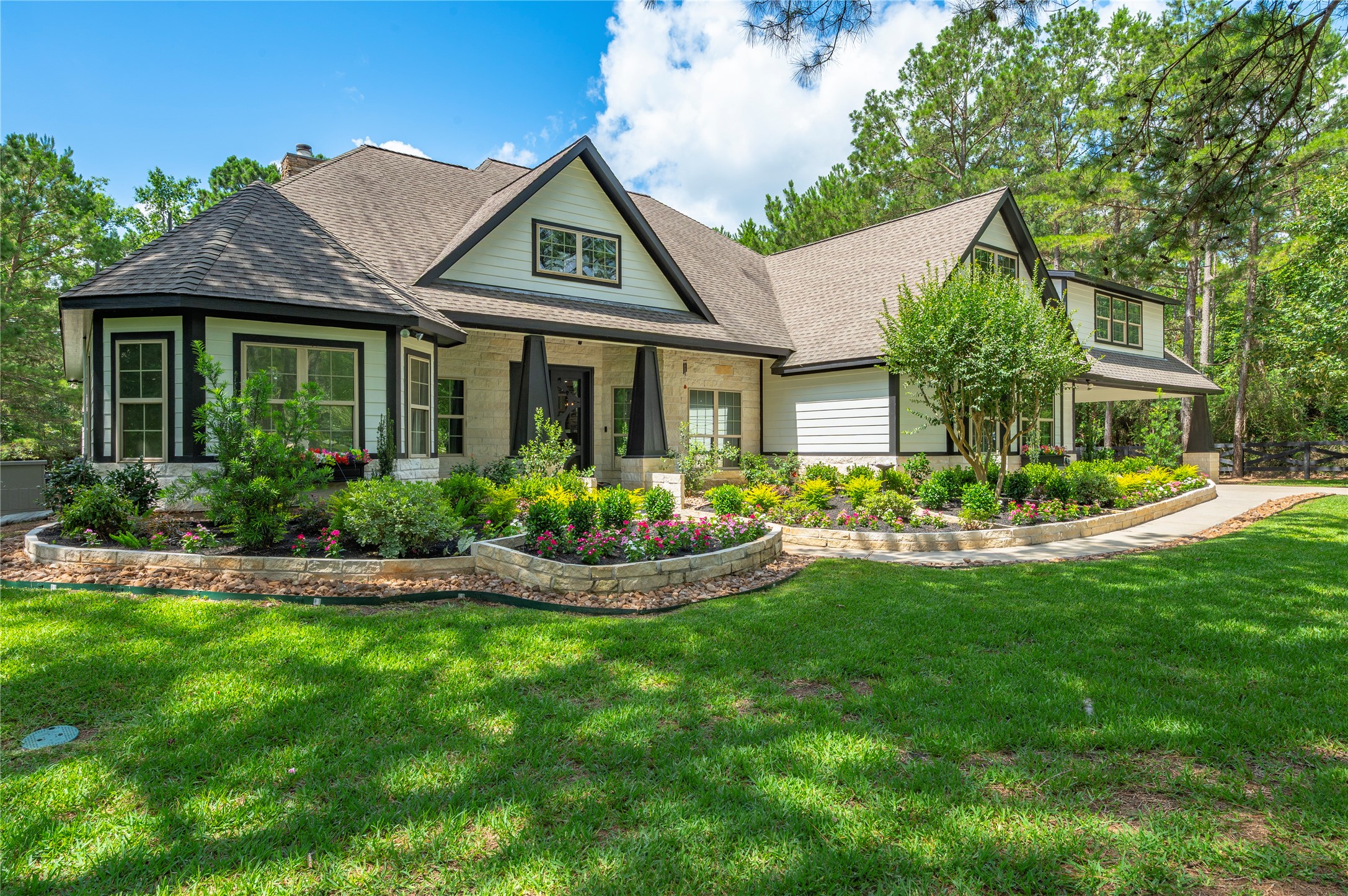 13074 Victoria Trace Property Photo 2