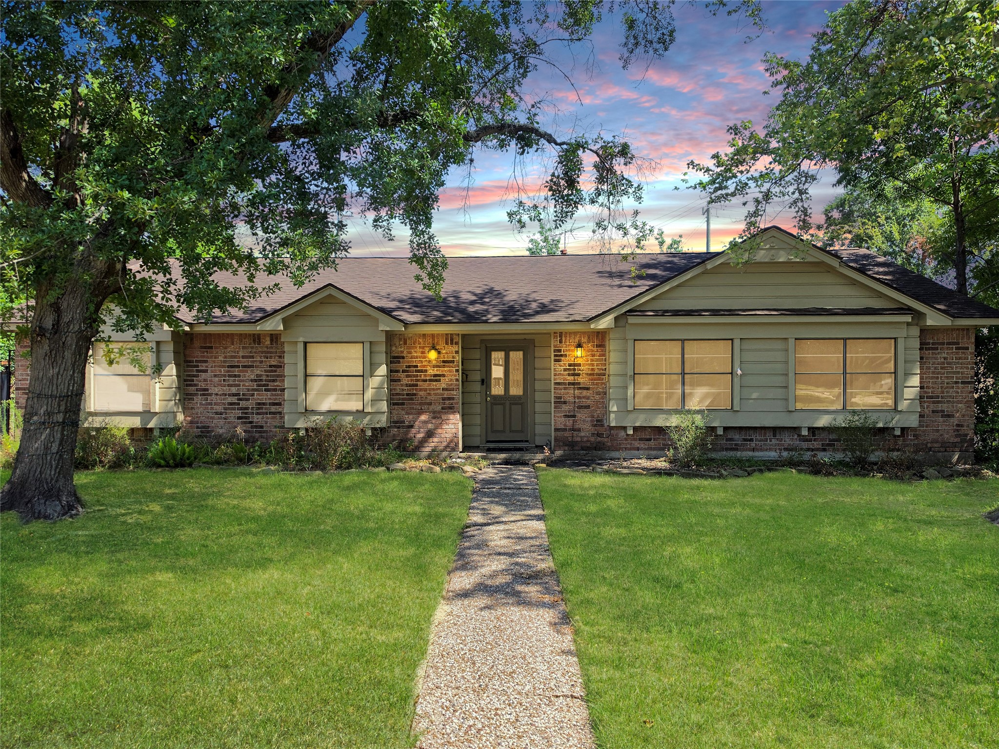 10806 Inwood Drive Property Photo 1