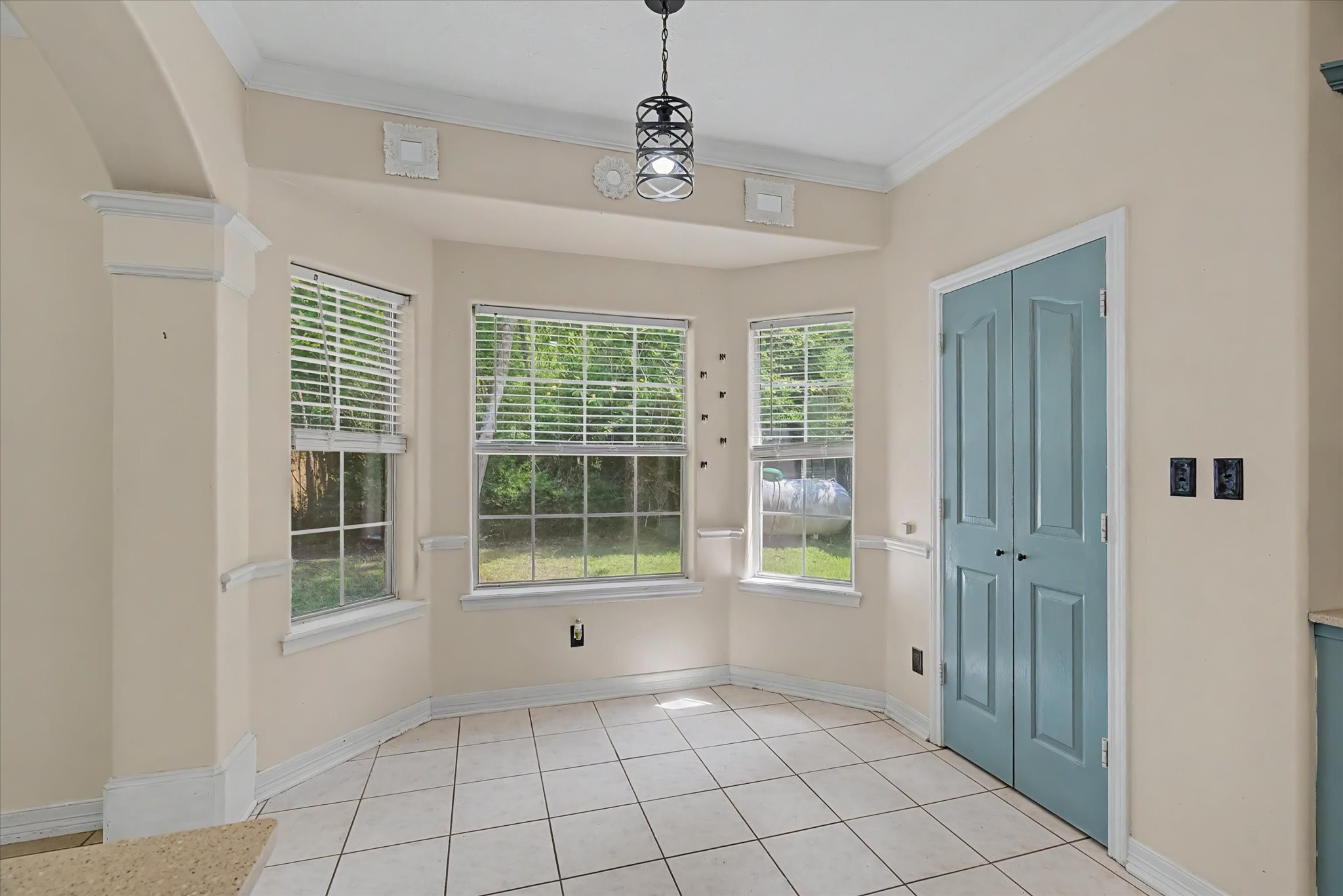 22873 Zambesi Drive Property Photo 17