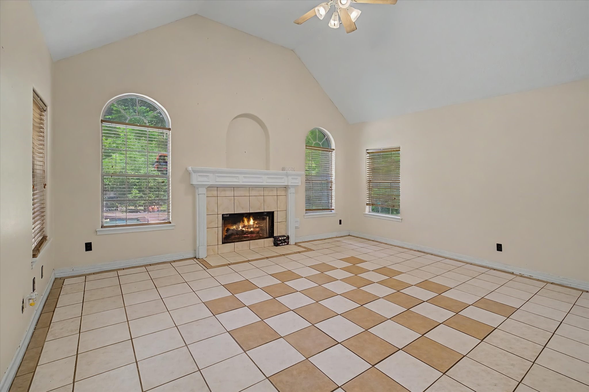 22873 Zambesi Drive Property Photo 20
