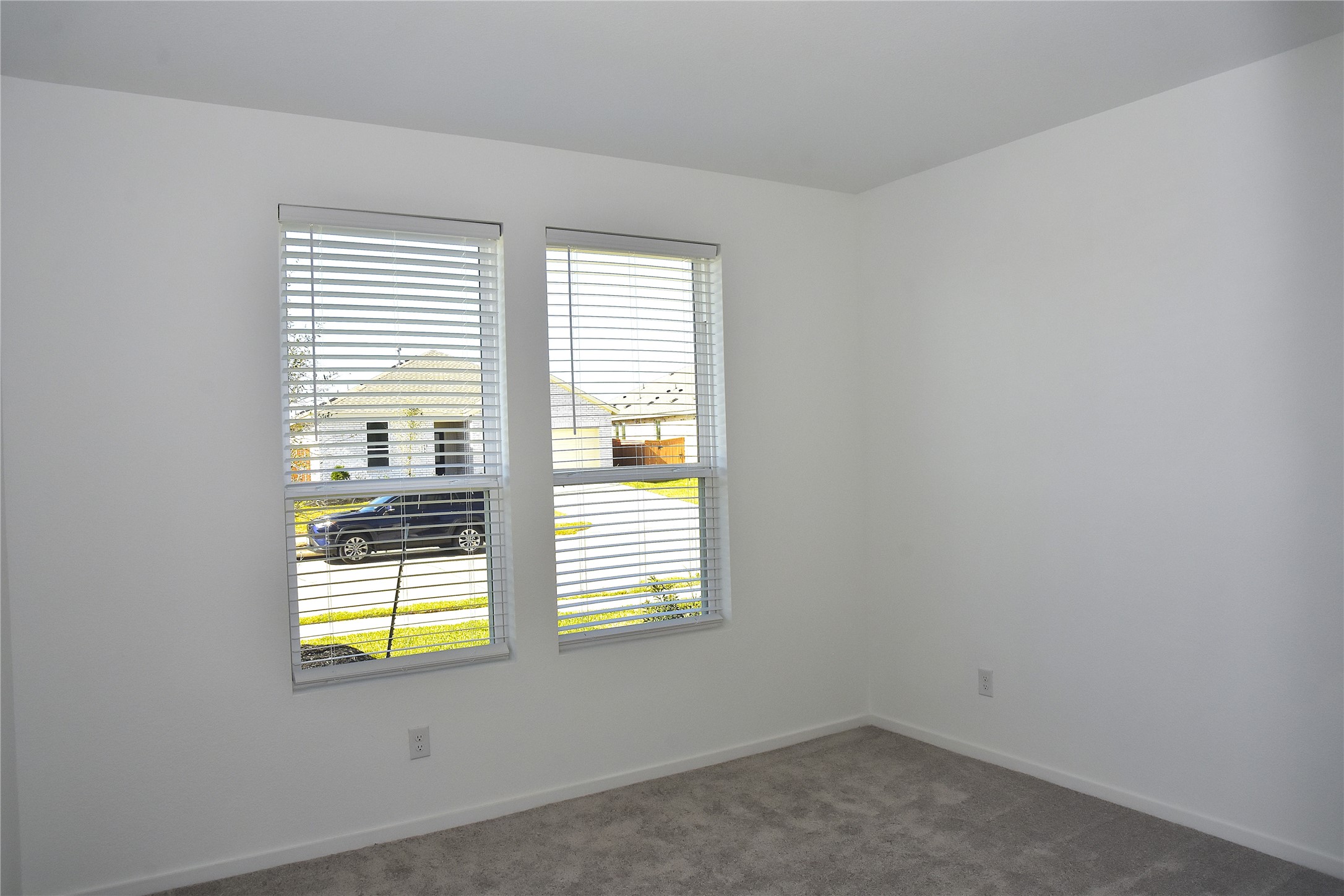 827 Heaven Drive Property Photo 3