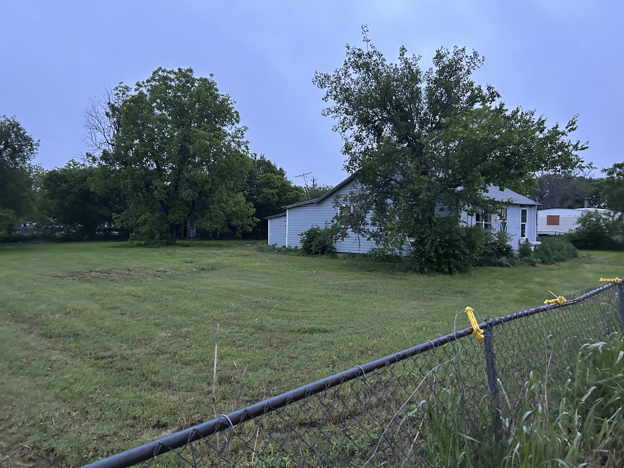 221 S Central Avenue Property Photo 1