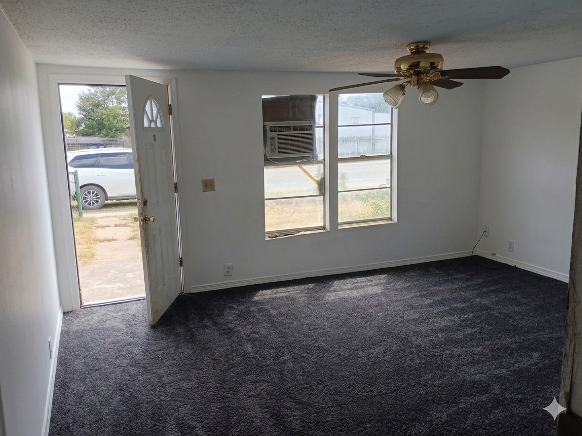 221 S Central Avenue Property Photo 14