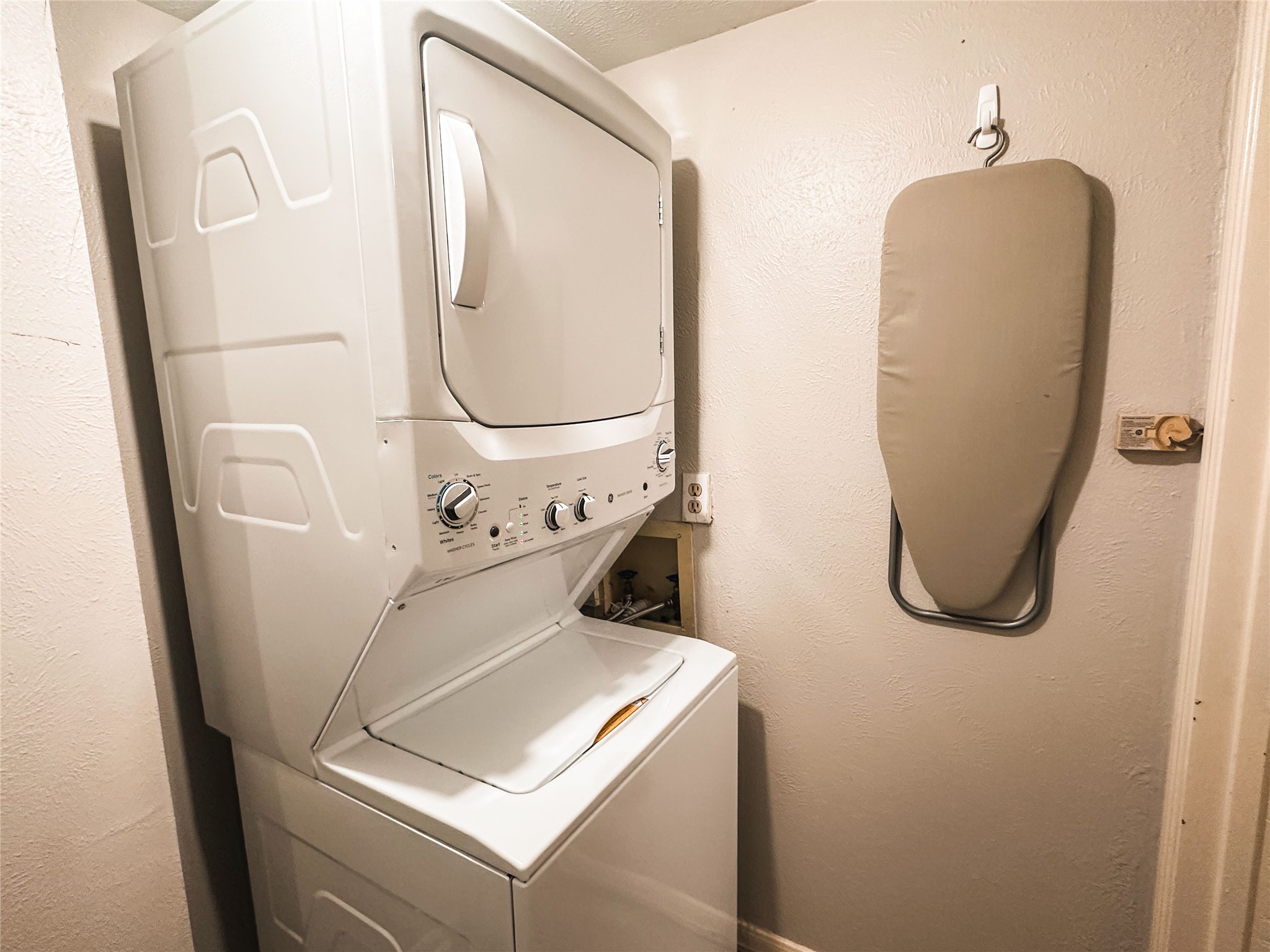 11 Regency Lane Property Photo 8