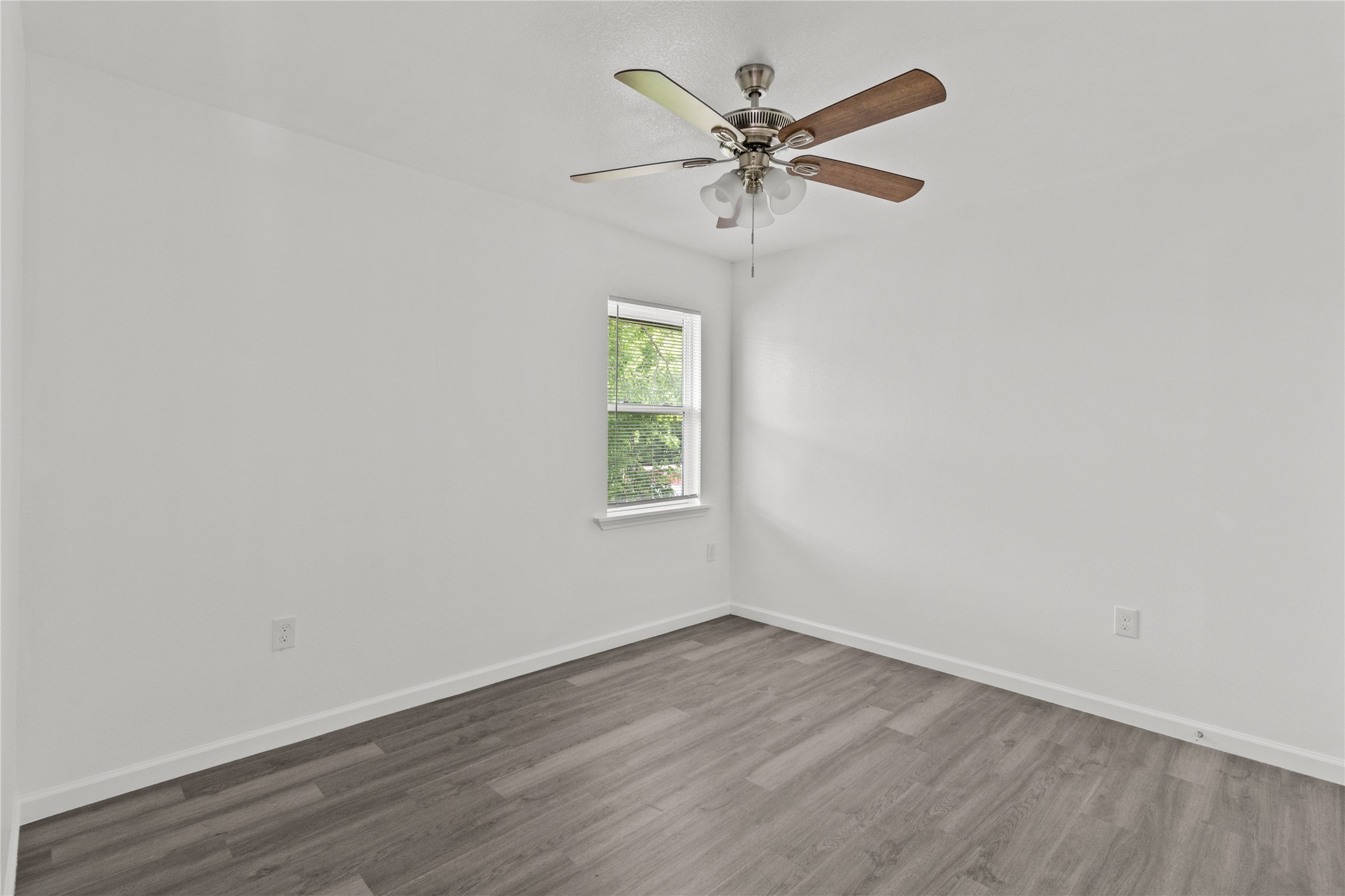 316 20th Street B Property Photo 5