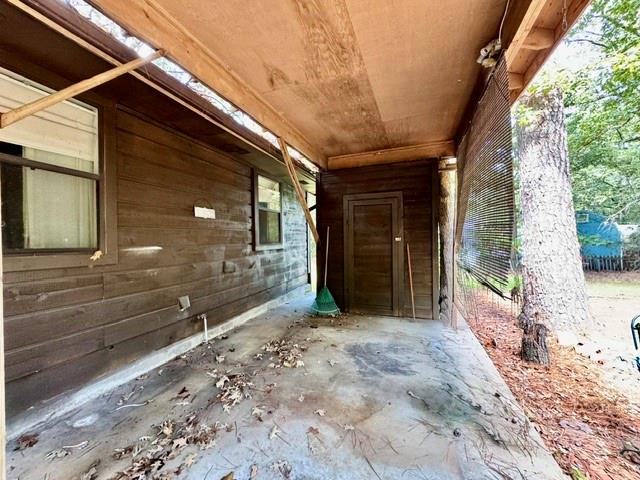 1347 Cardinal Lane Property Photo 3