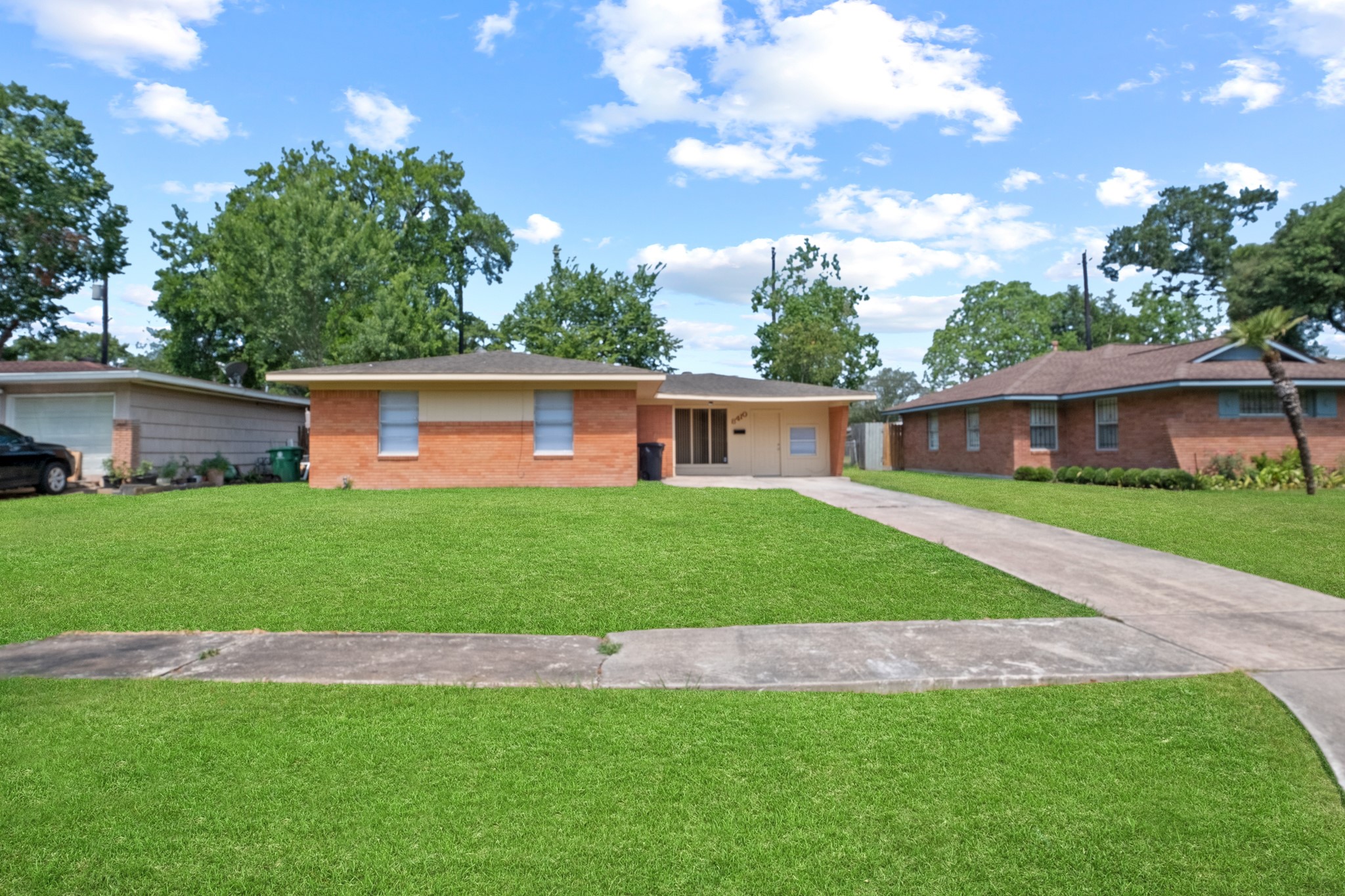8410 Bob White Drive Property Photo 1