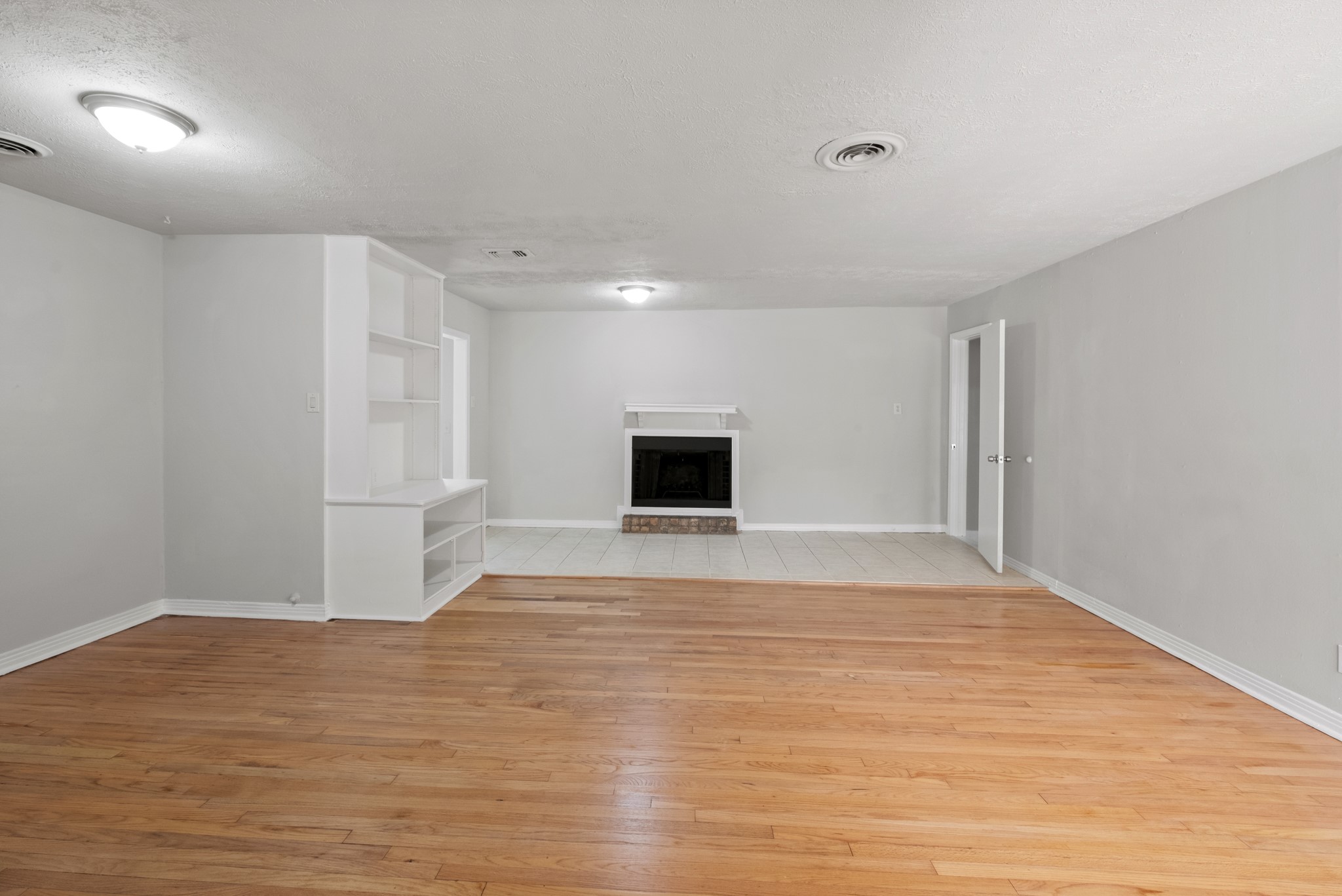 8410 Bob White Drive Property Photo 2