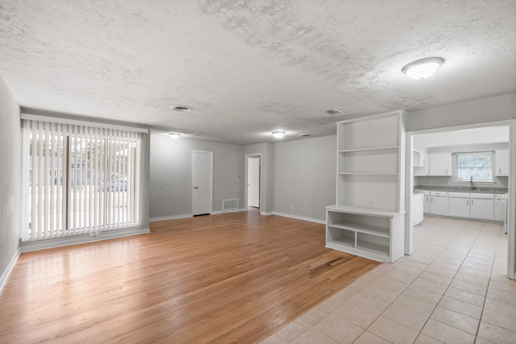 8410 Bob White Drive Property Photo 3