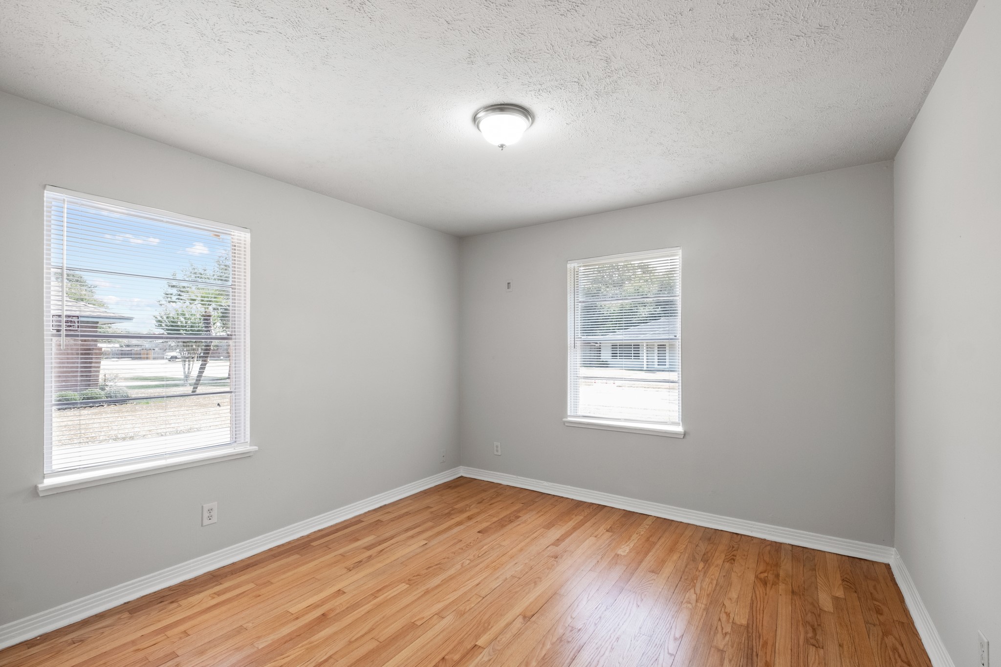 8410 Bob White Drive Property Photo 7