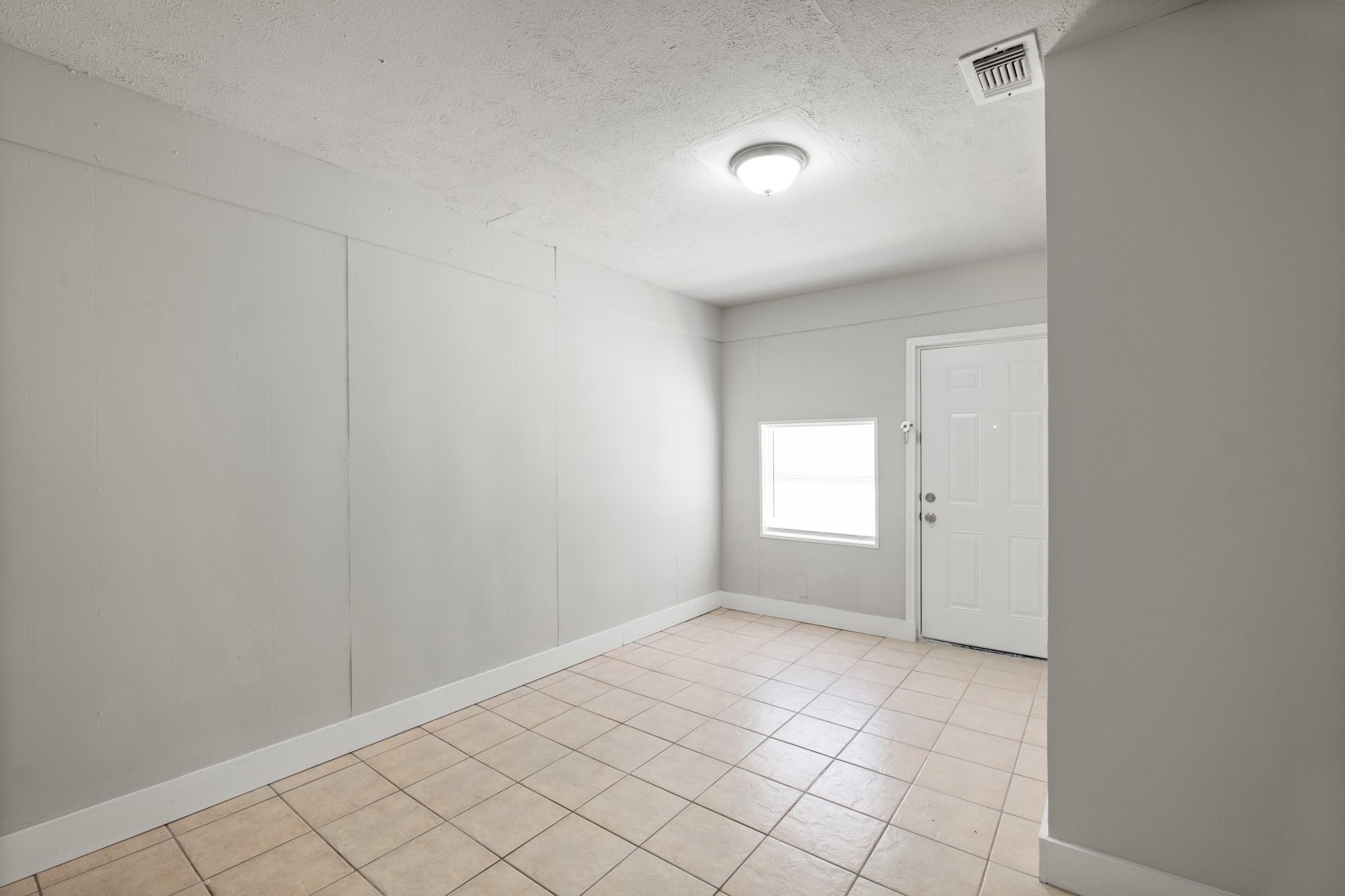 8410 Bob White Drive Property Photo 9